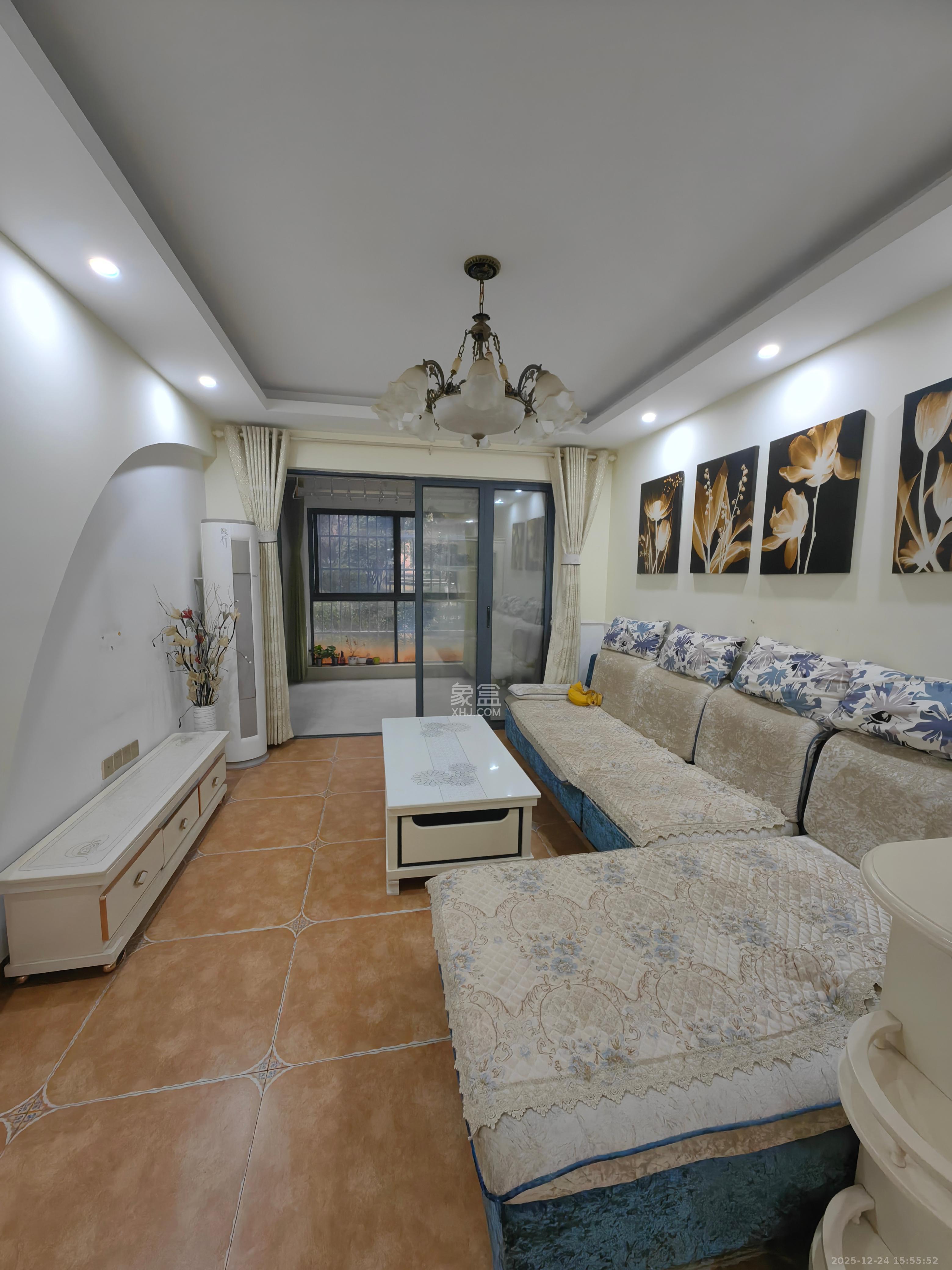 中建芙蓉嘉苑  3室2厅2卫    2100.0元/月