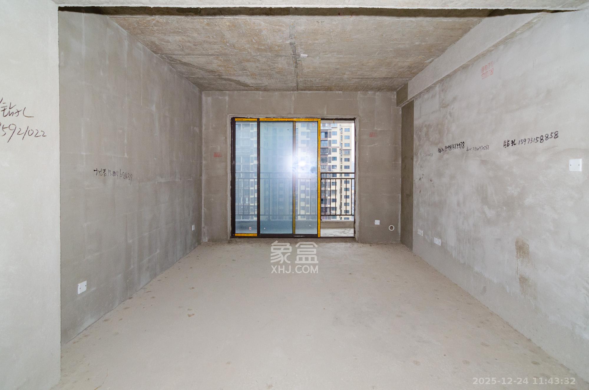 长郡旁牛津街（瑞凯滨江雅苑）  3室2厅1卫    58.8万