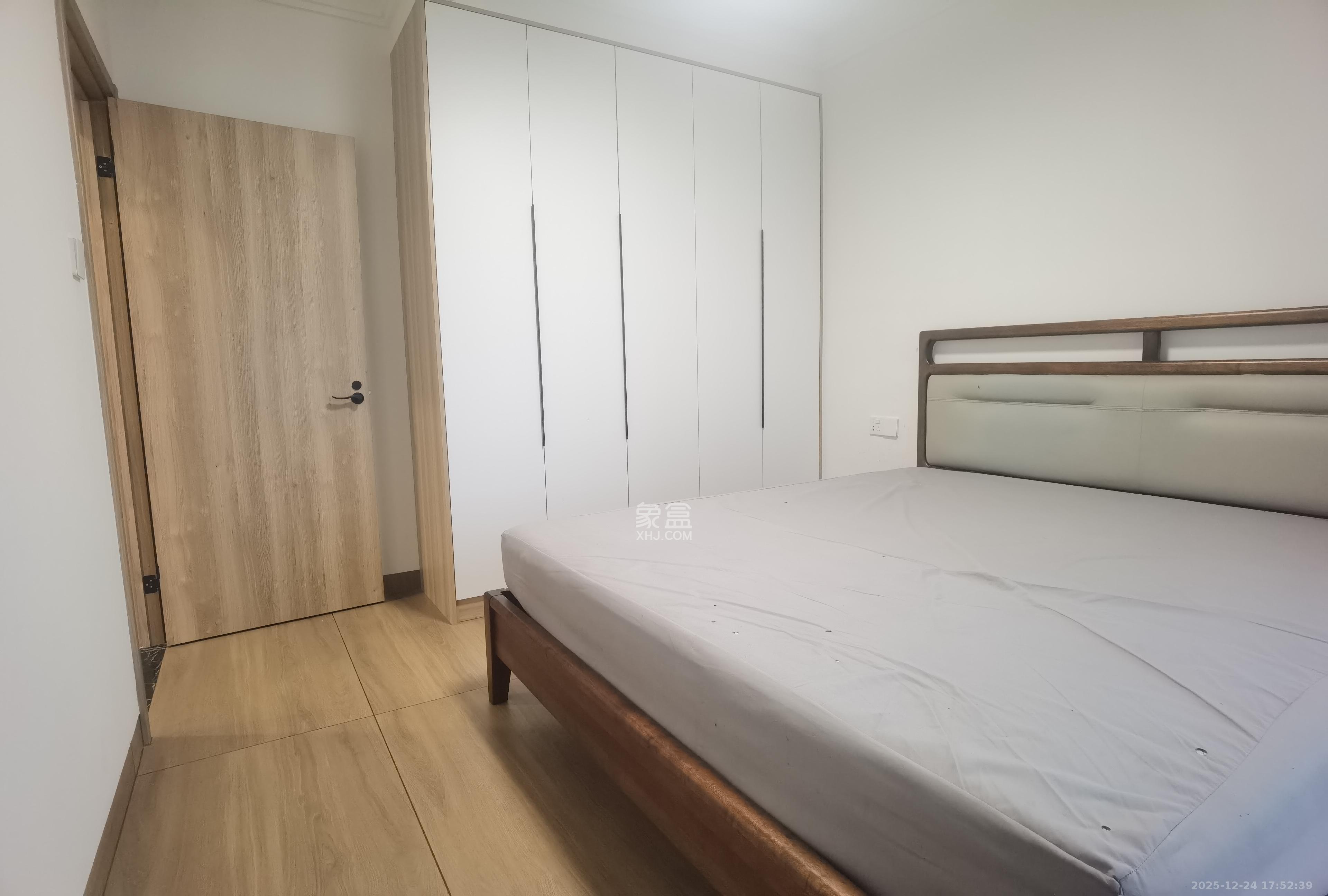 和润园三期  3室2厅1卫    2500.0元/月