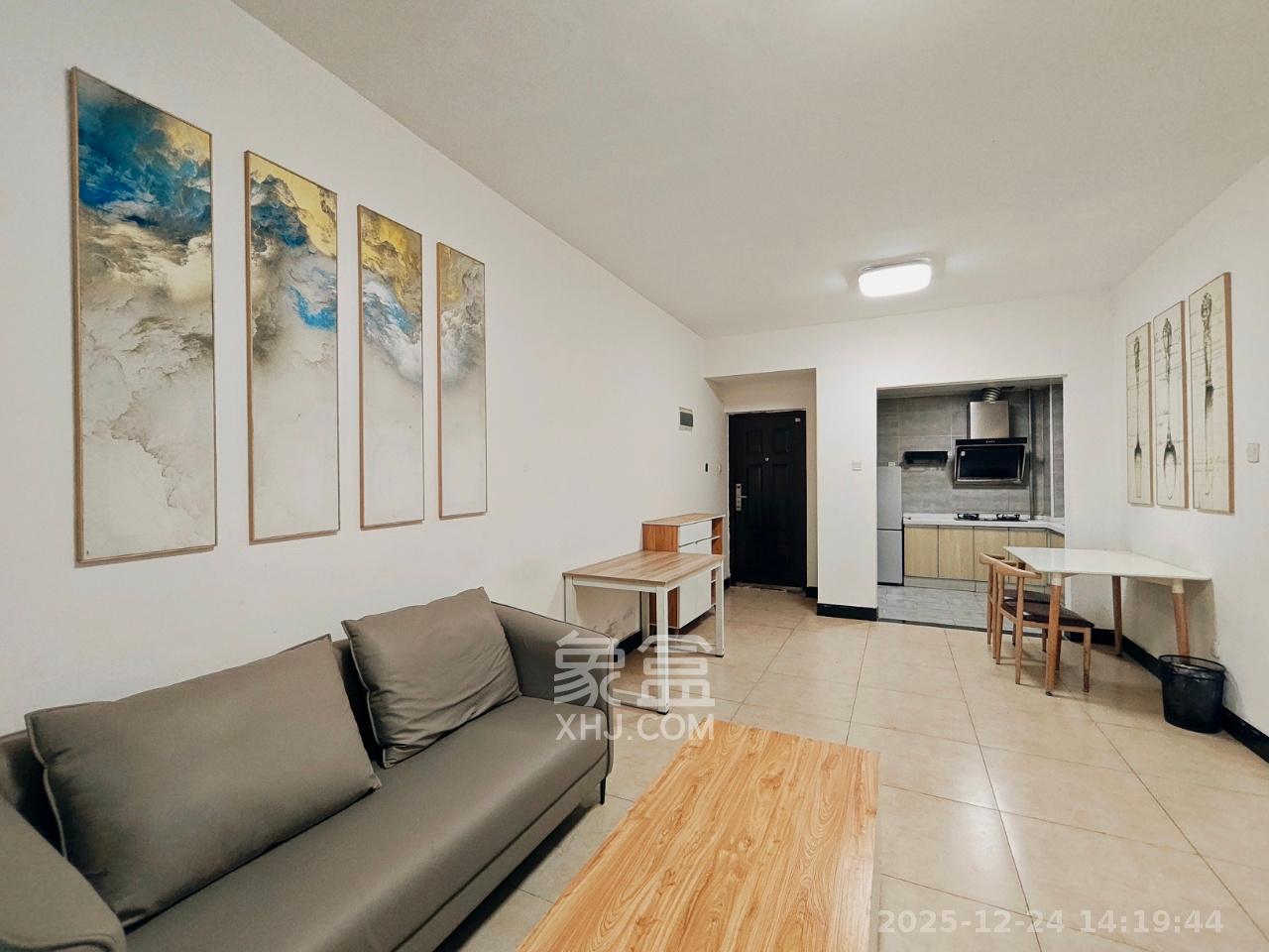 合能洋湖公馆  3室2厅2卫    2500.0元/月