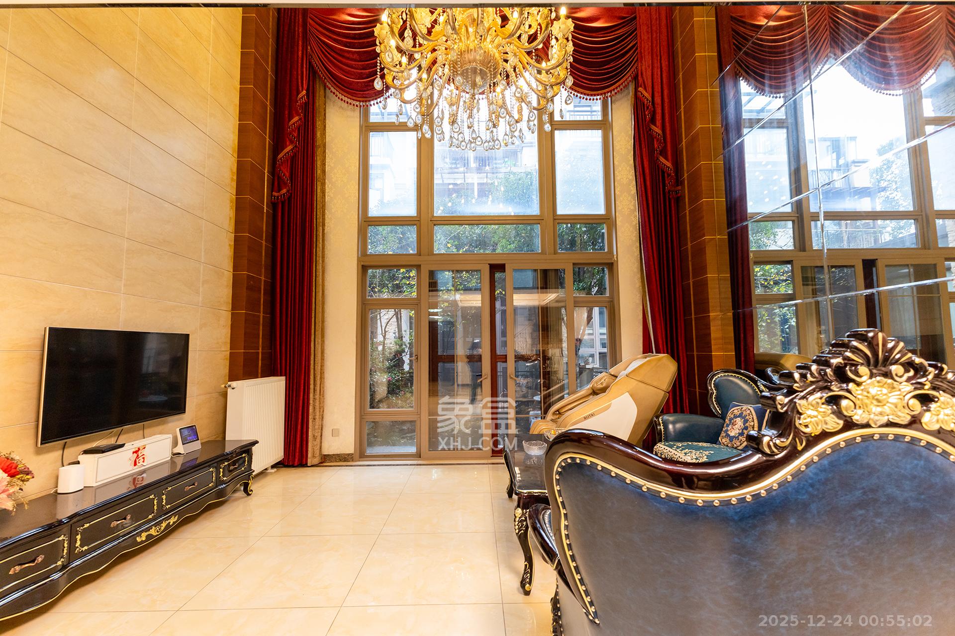 盈峰翠邸  5室2厅4卫    288.0万