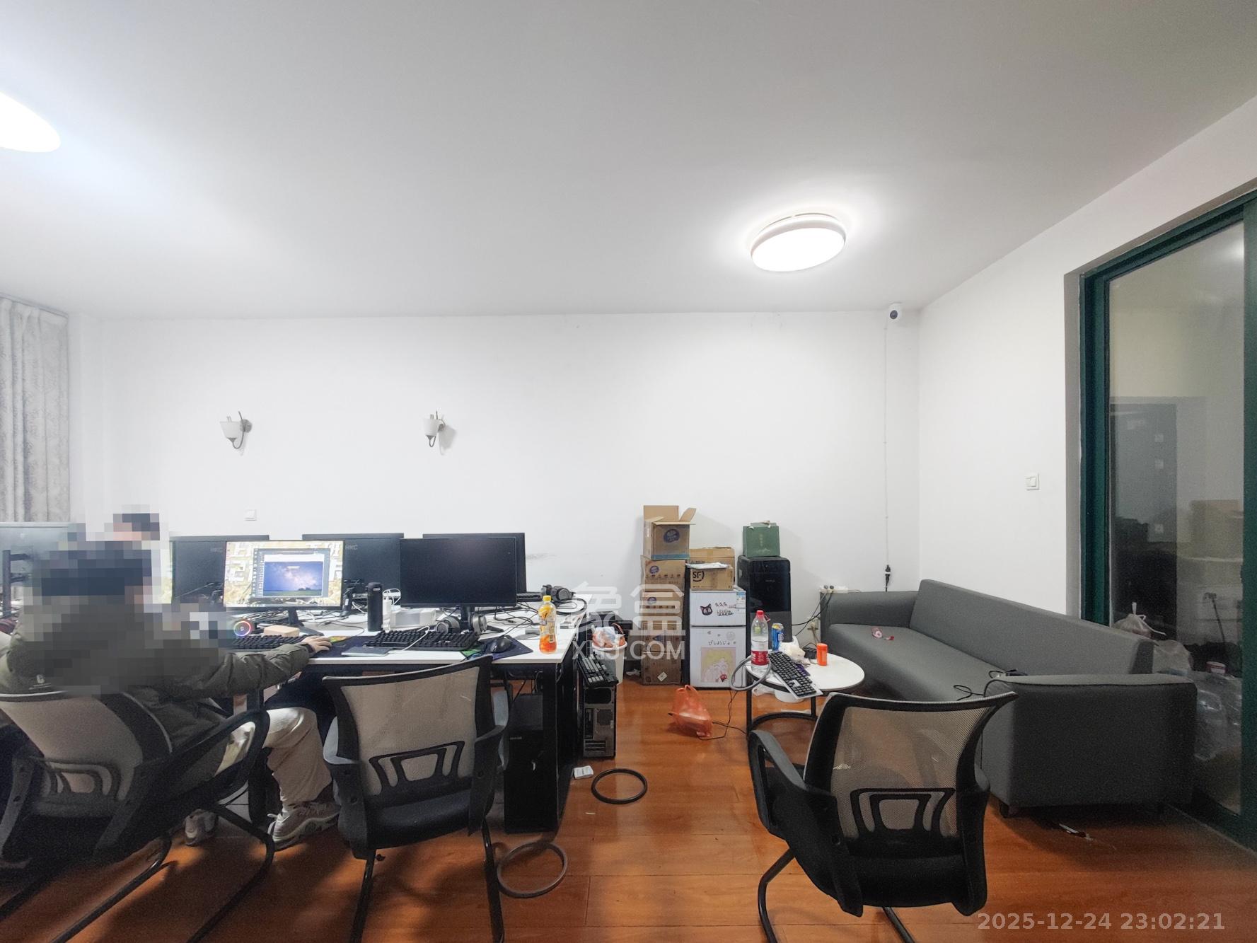 华盛世纪新城  4室2厅1卫    105.0万