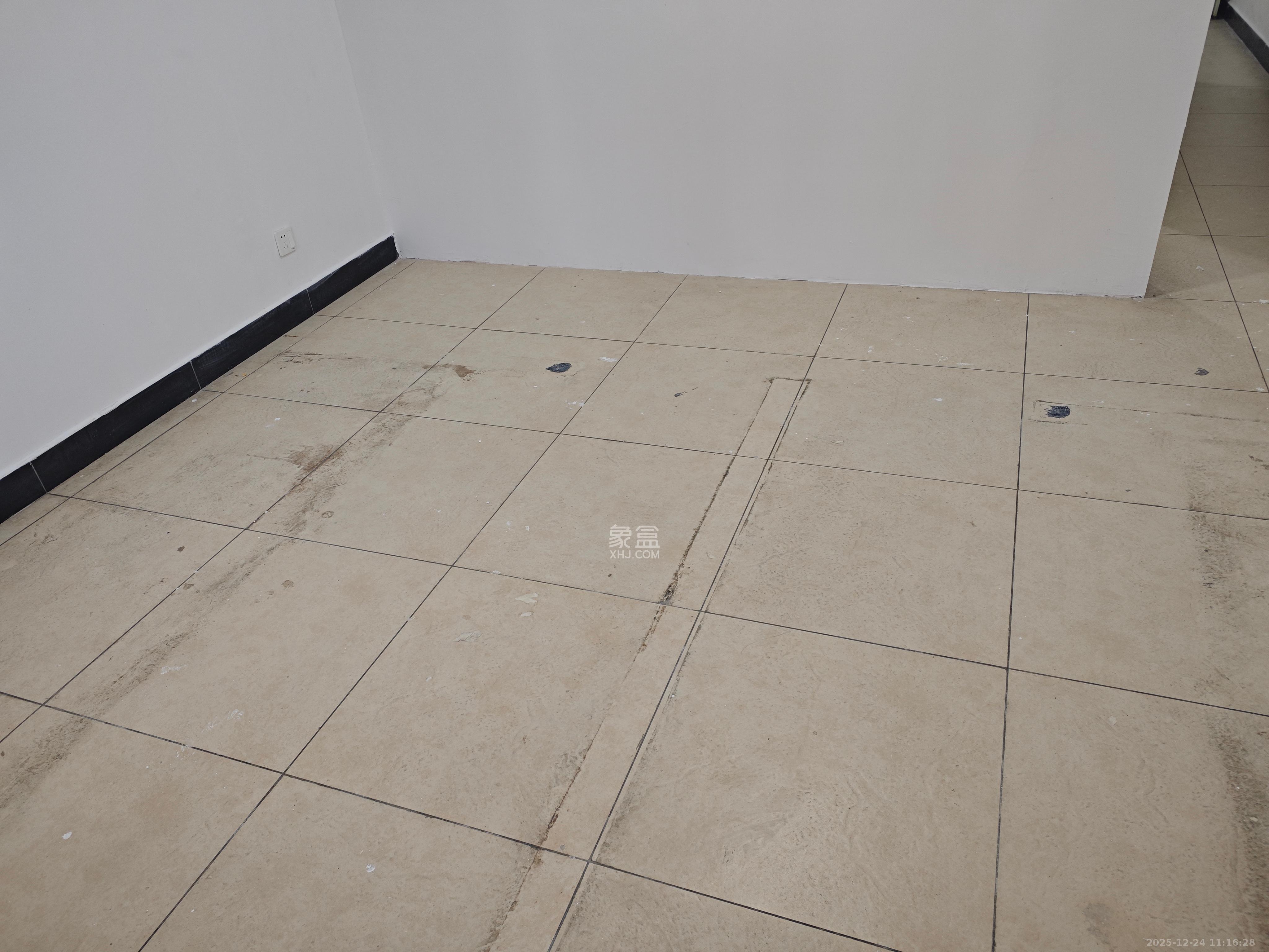 金峰小区南院   50.0㎡      1300.0元/月室内图