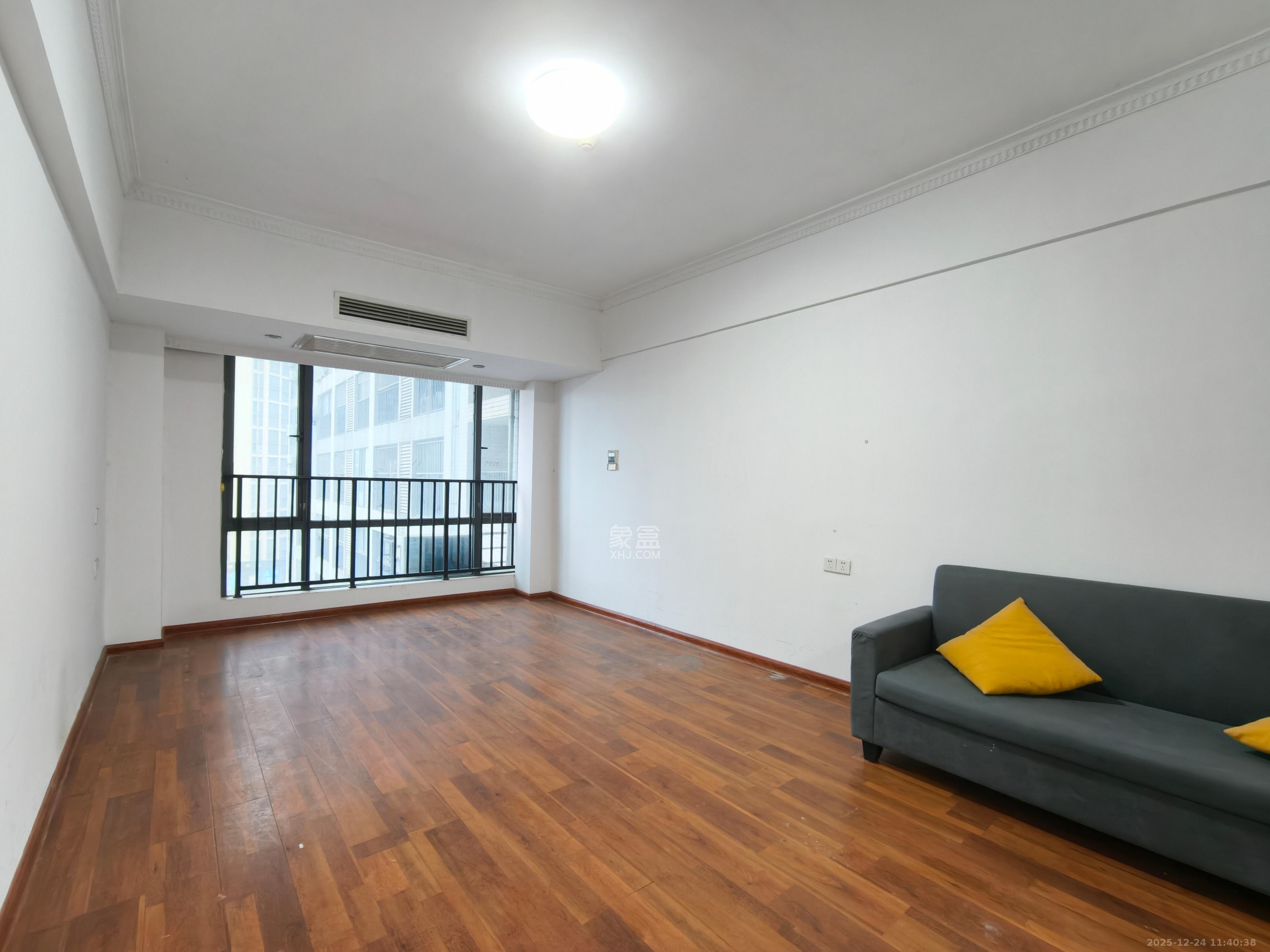 名富公寓  1室0厅1卫    1300.0元/月