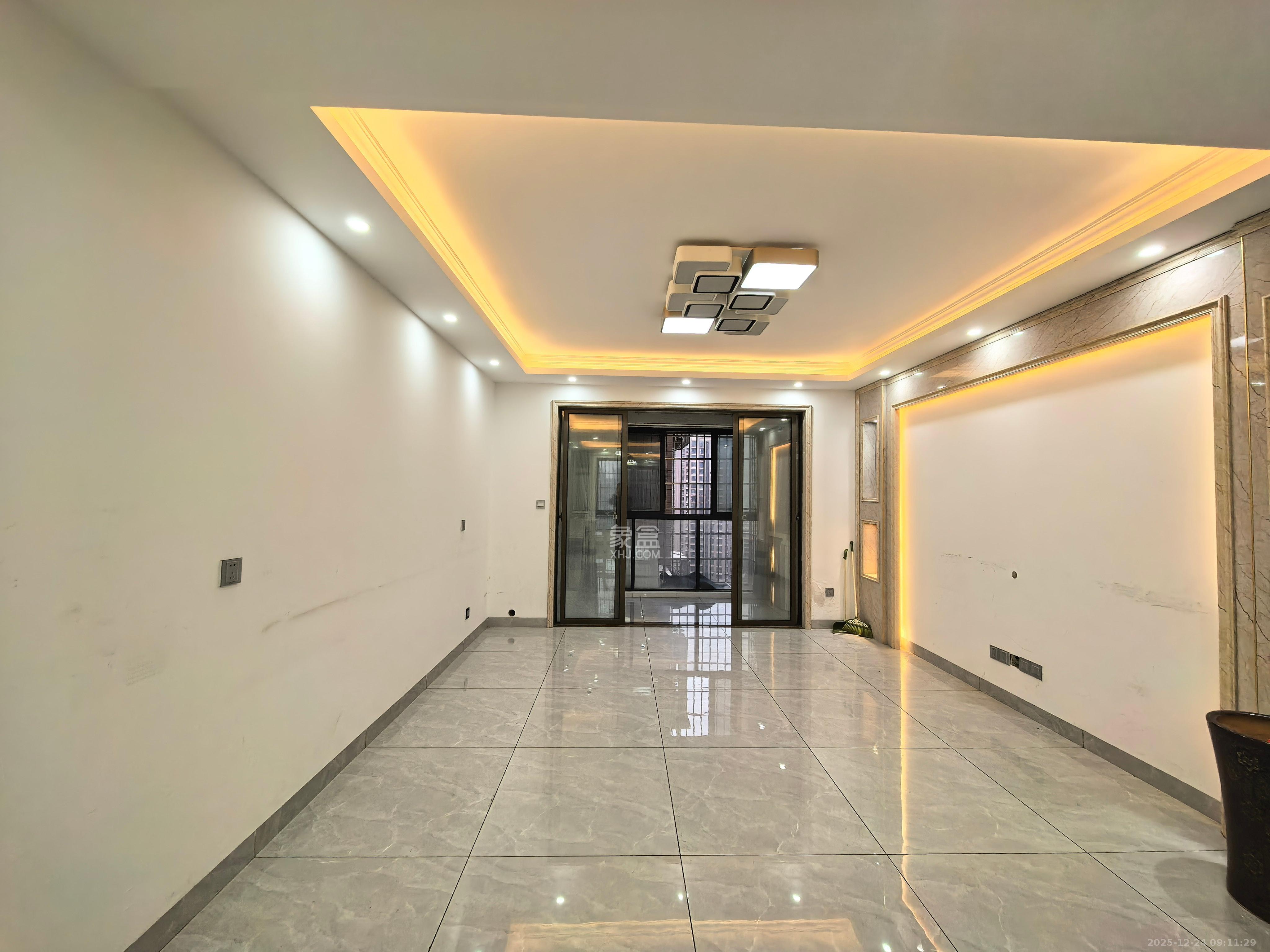 家和院  4室2厅2卫    3000.0元/月