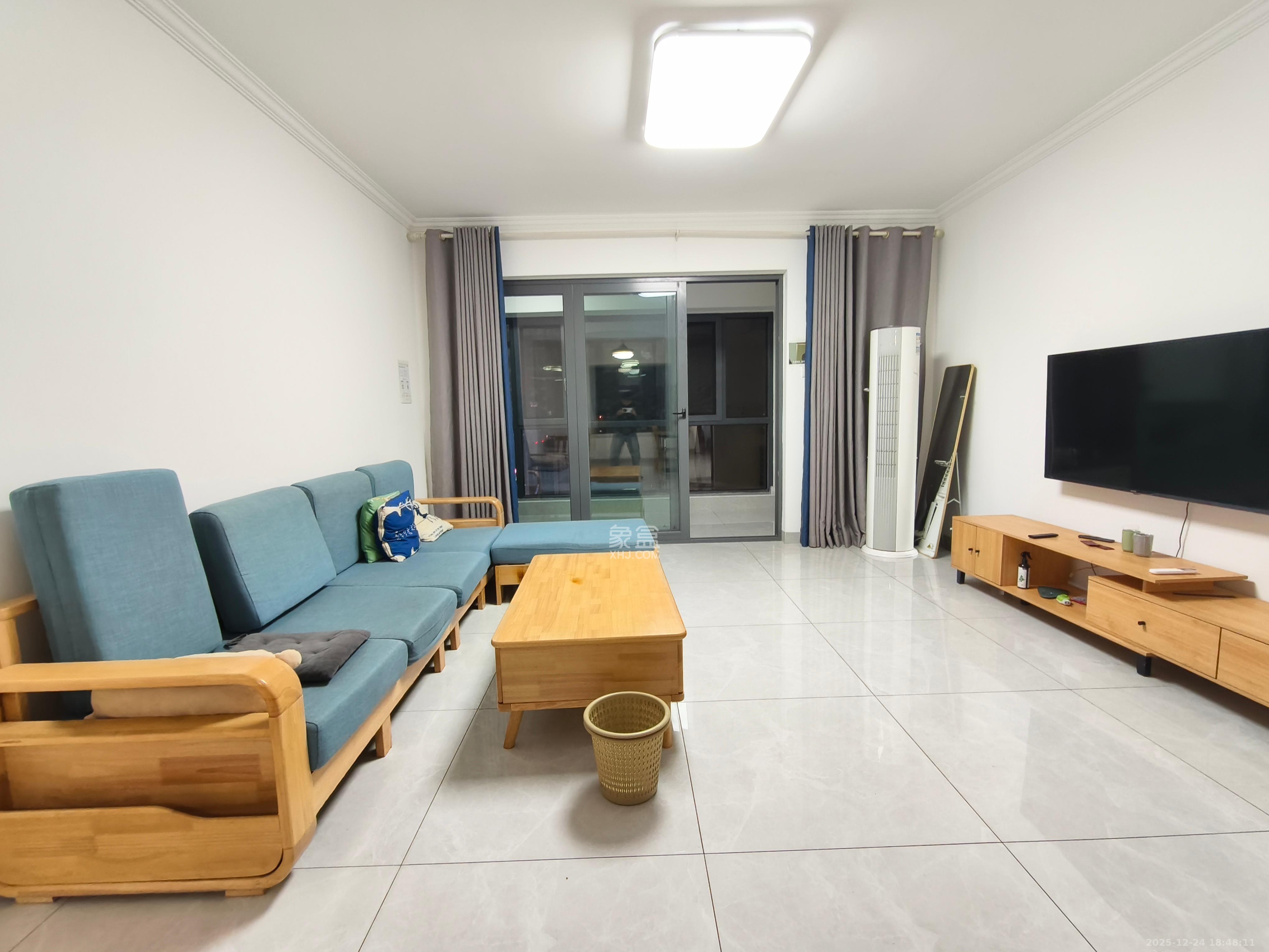 天健城  4室2厅2卫    4200.0元/月