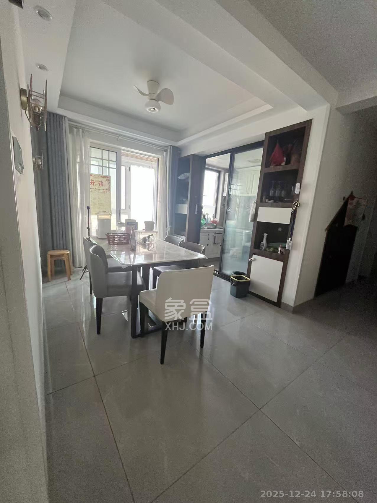 五矿万境蓝山  3室2厅1卫    2300.0元/月