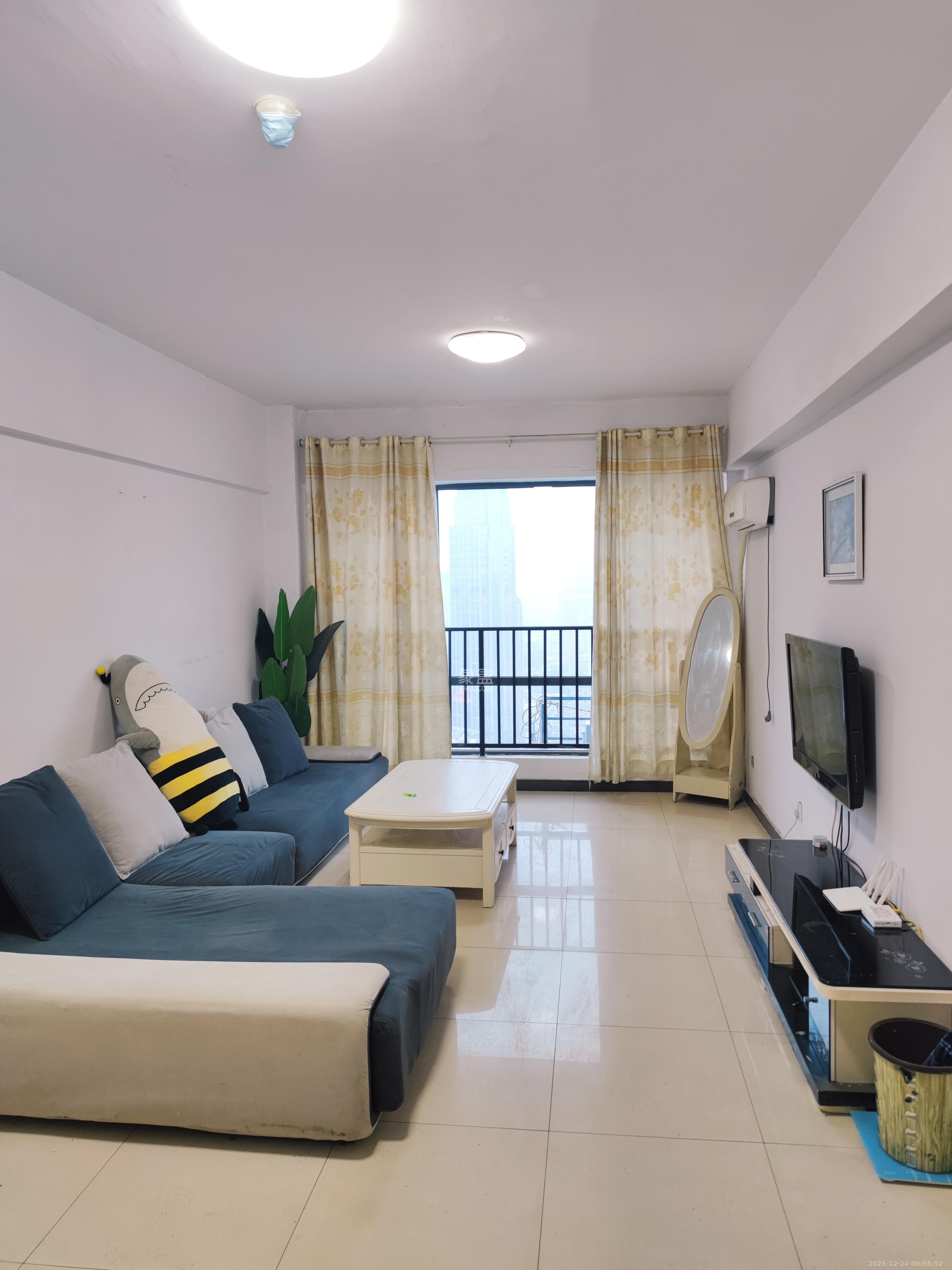 名富公寓  2室2厅1卫    2500.0元/月