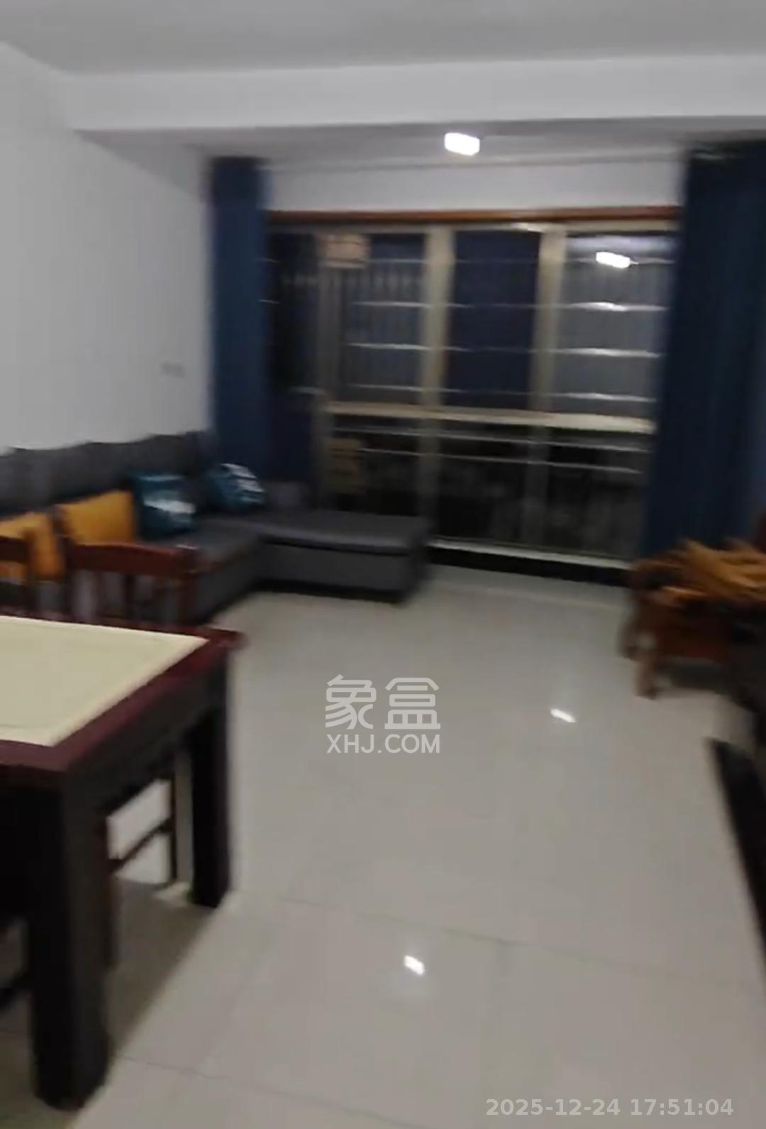 黄鹤小区3片  3室2厅1卫    1800.0元/月