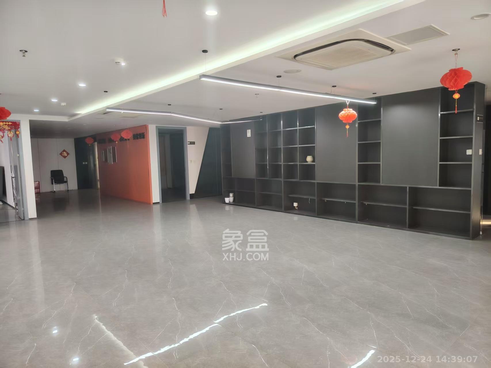 新长海广场   580.0㎡      20000.0元/月