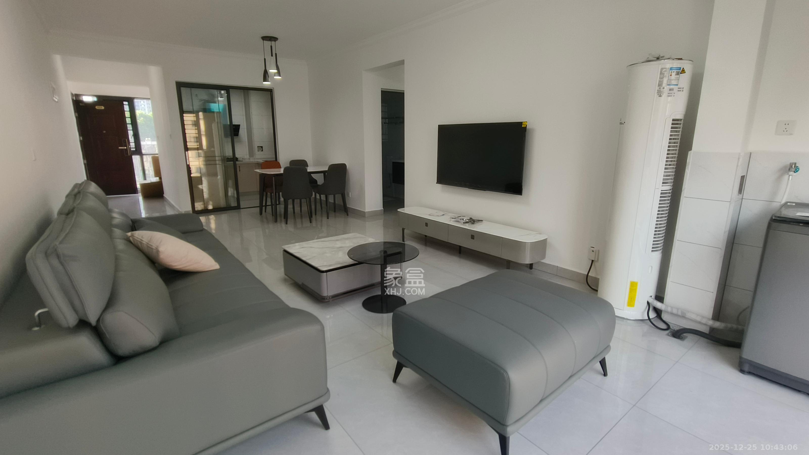 轻盐阳光CEO(轻盐雅苑)(轻奢时代)  3室2厅2卫    2600.0元/月