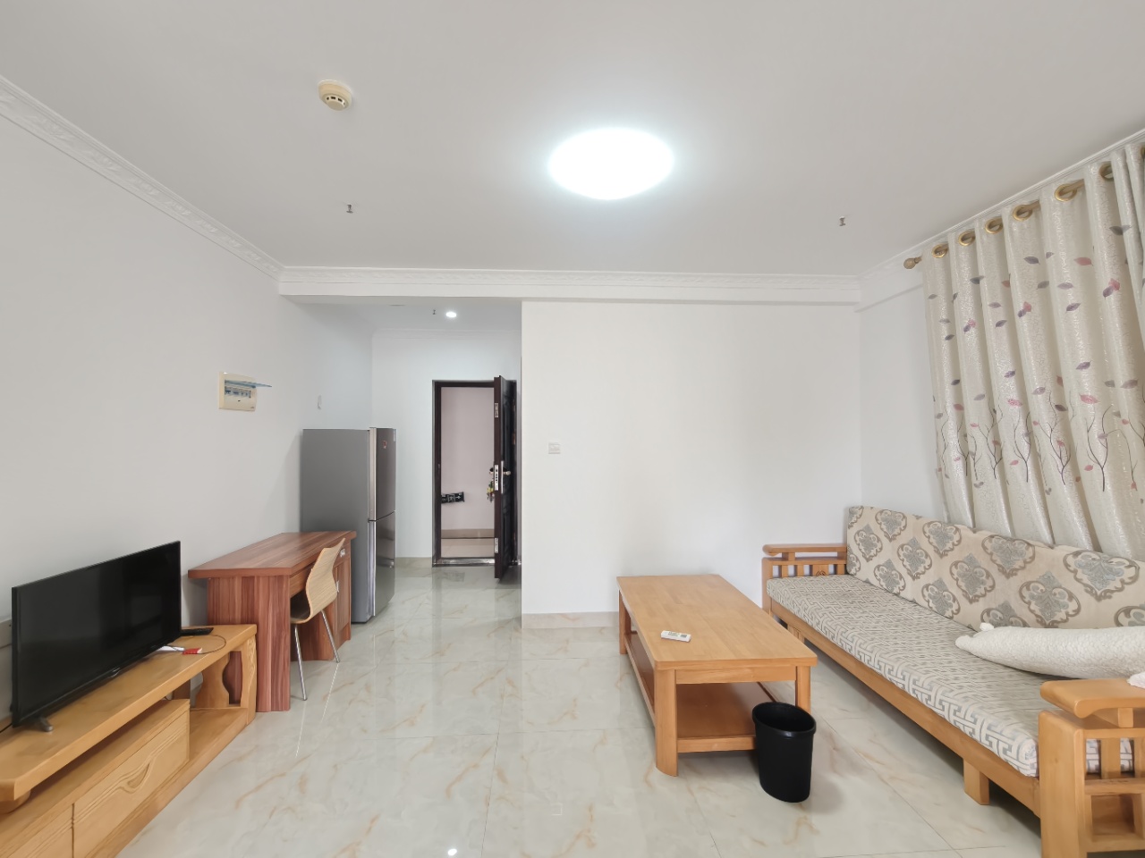 爱尚海蓝  1室0厅1卫    1600.0元/月