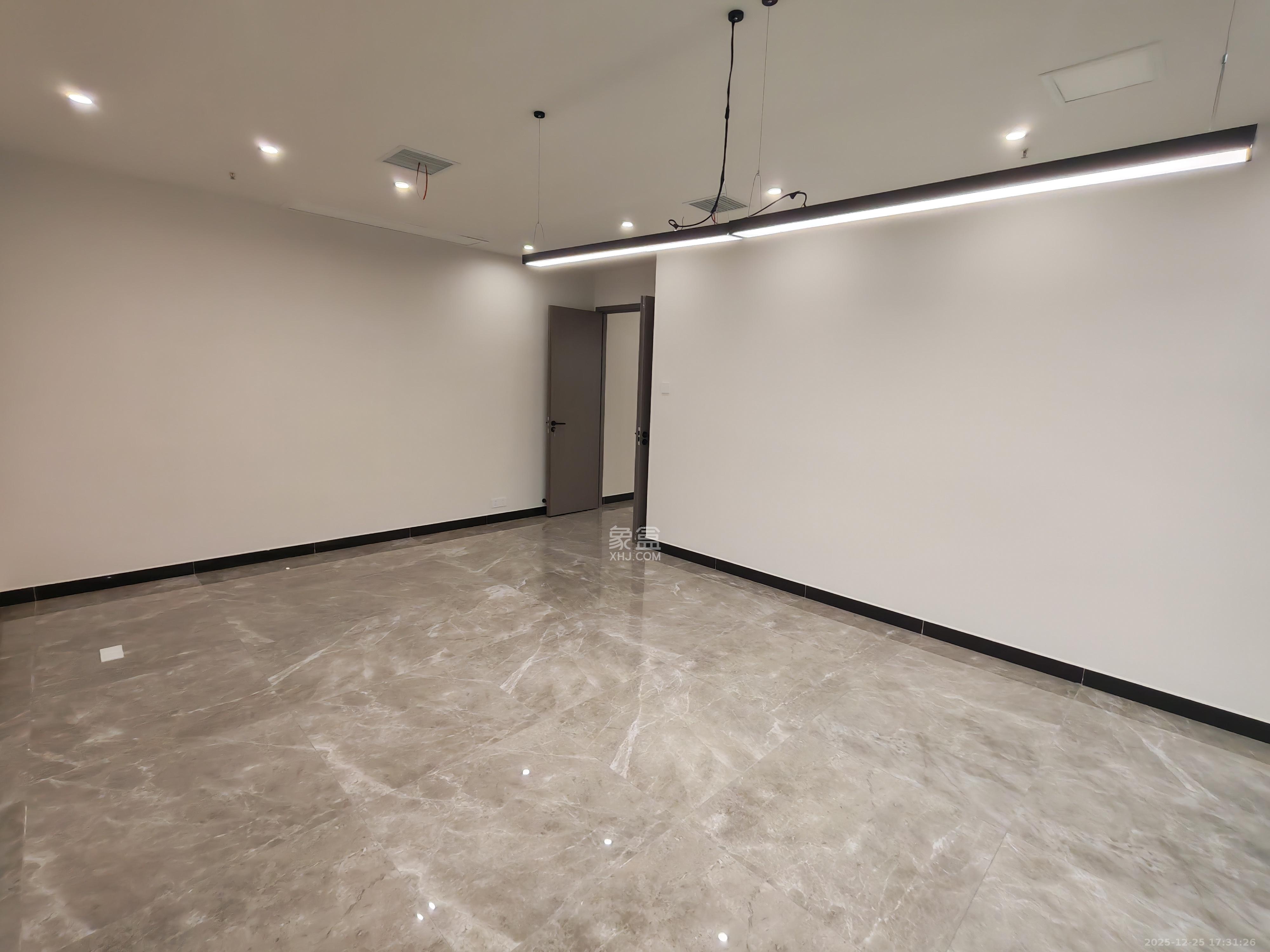 天经国际企业街区   243.63㎡      9000.0元/月室内图