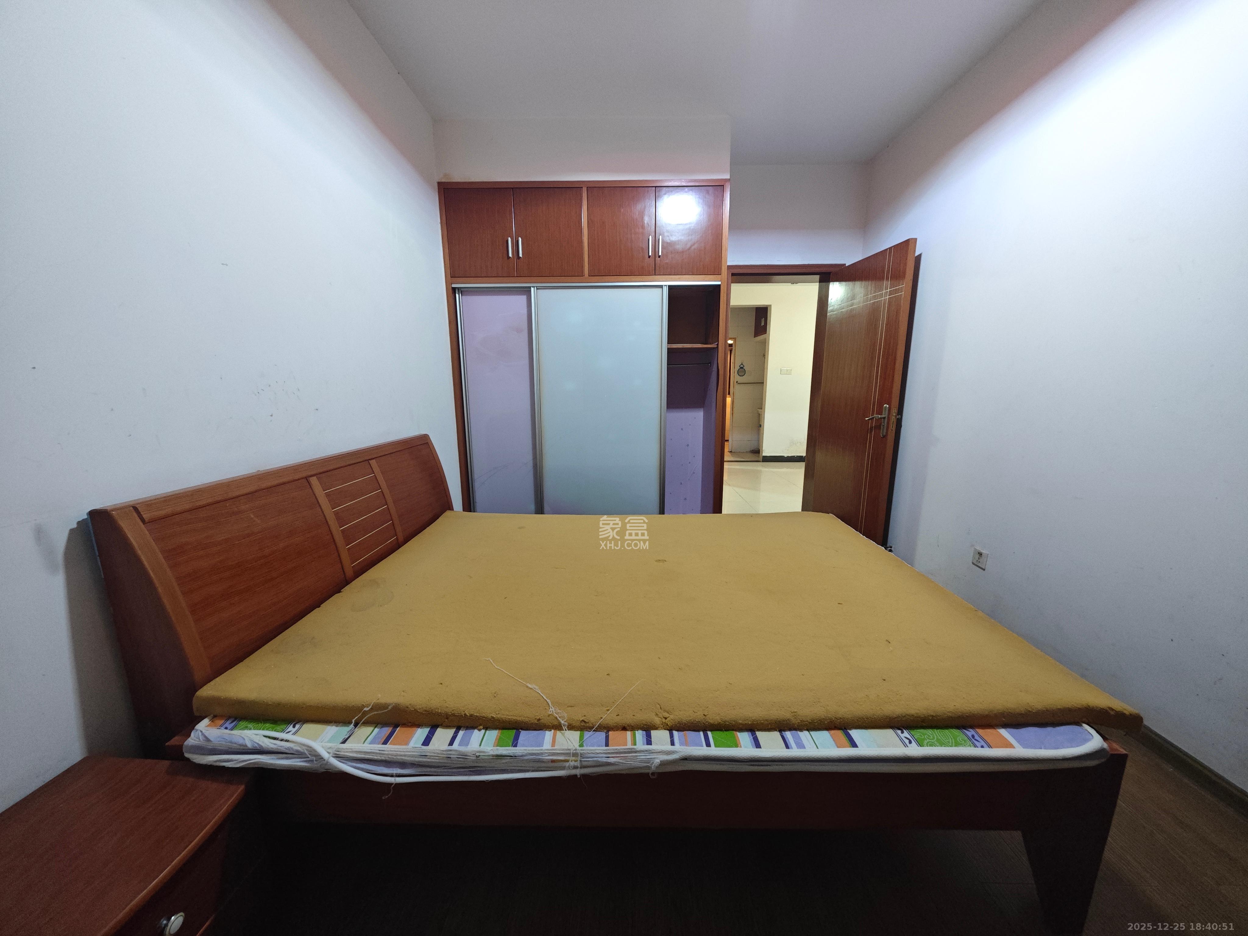 红星商务楼（红星蔬菜批发大市场）  3室2厅1卫    1600.0元/月室内图