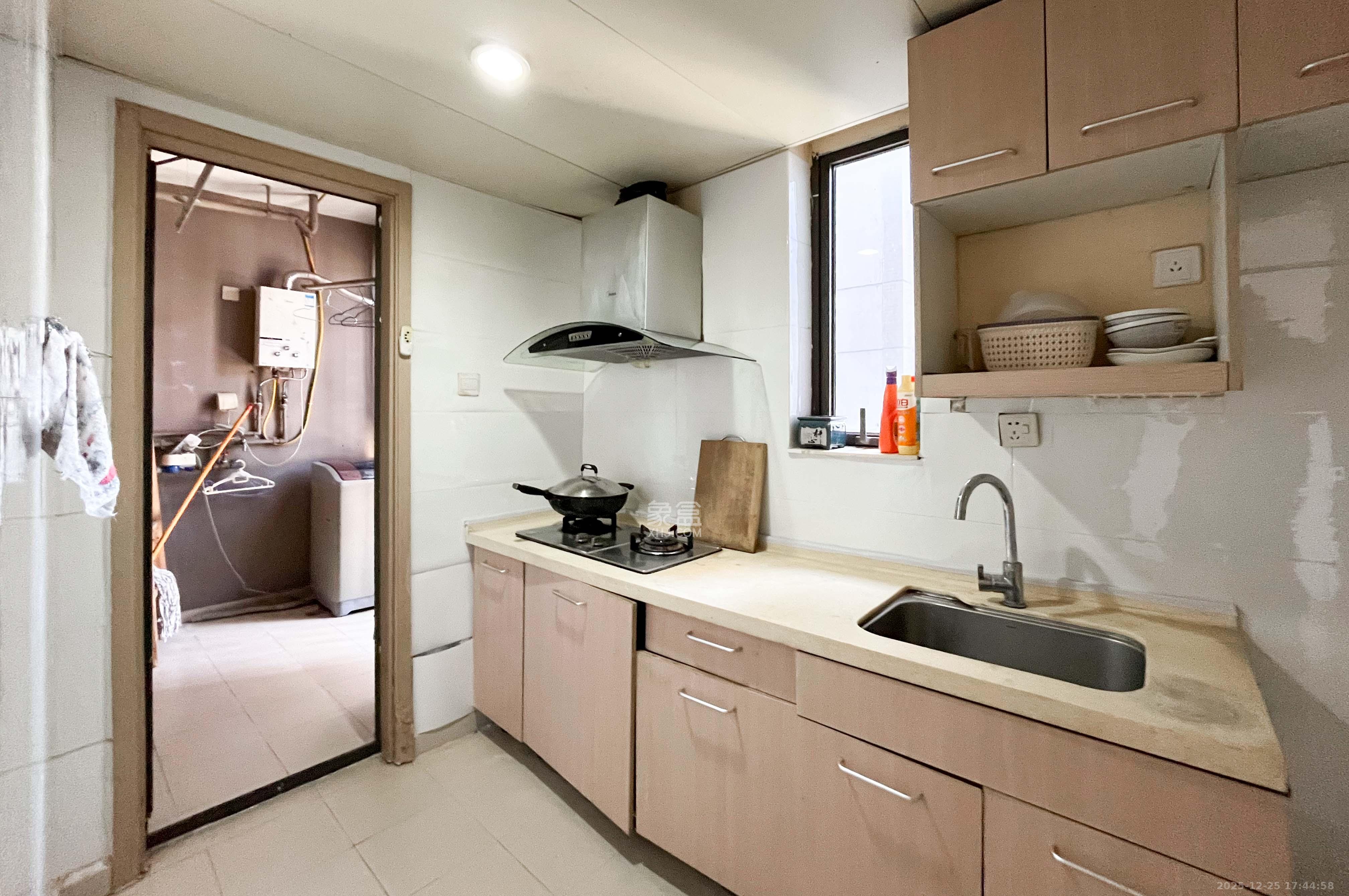 远大麓园  2室2厅1卫    59.0万厨房