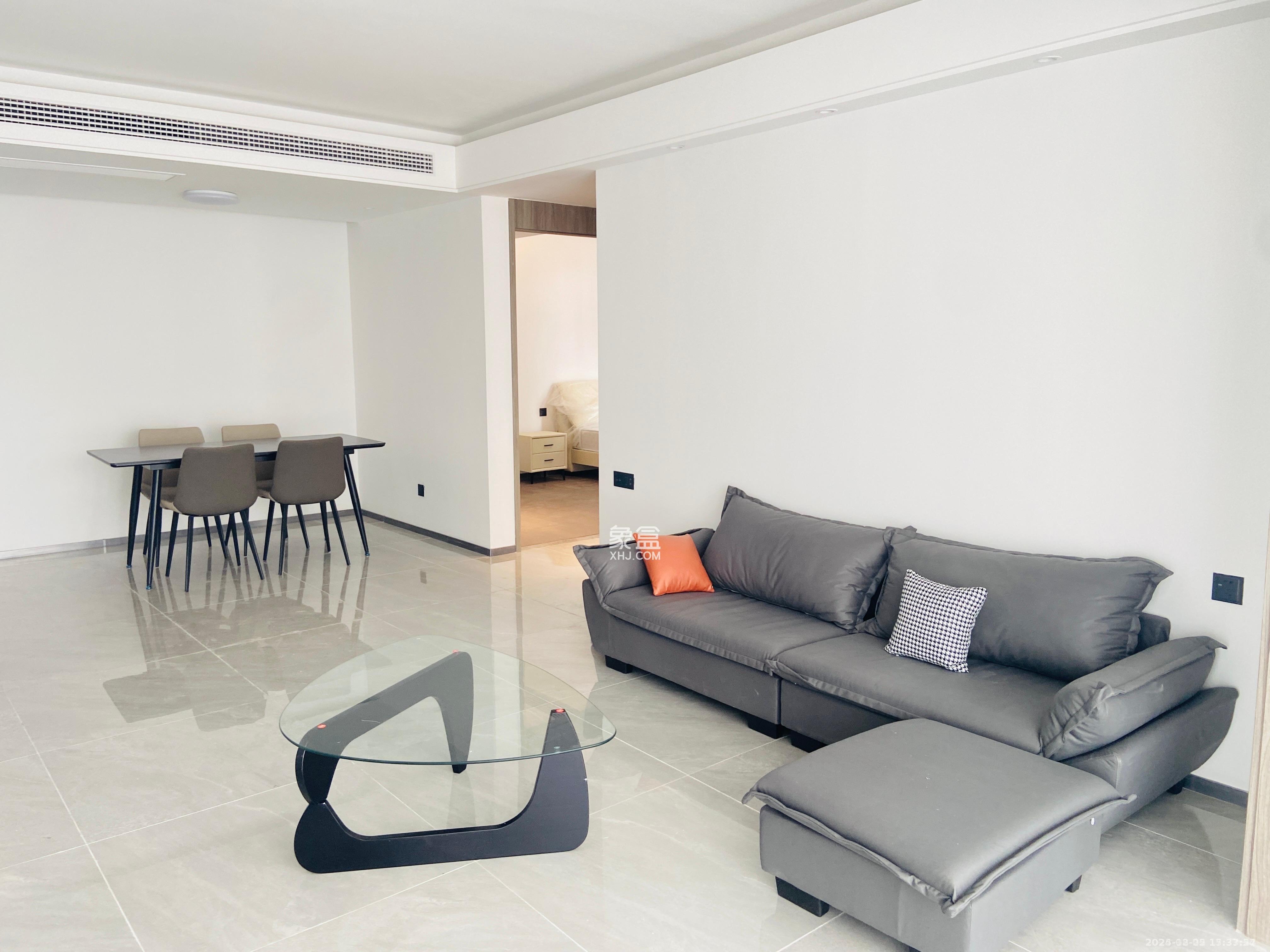 德奥悦东方  3室2厅2卫    3200.0元/月