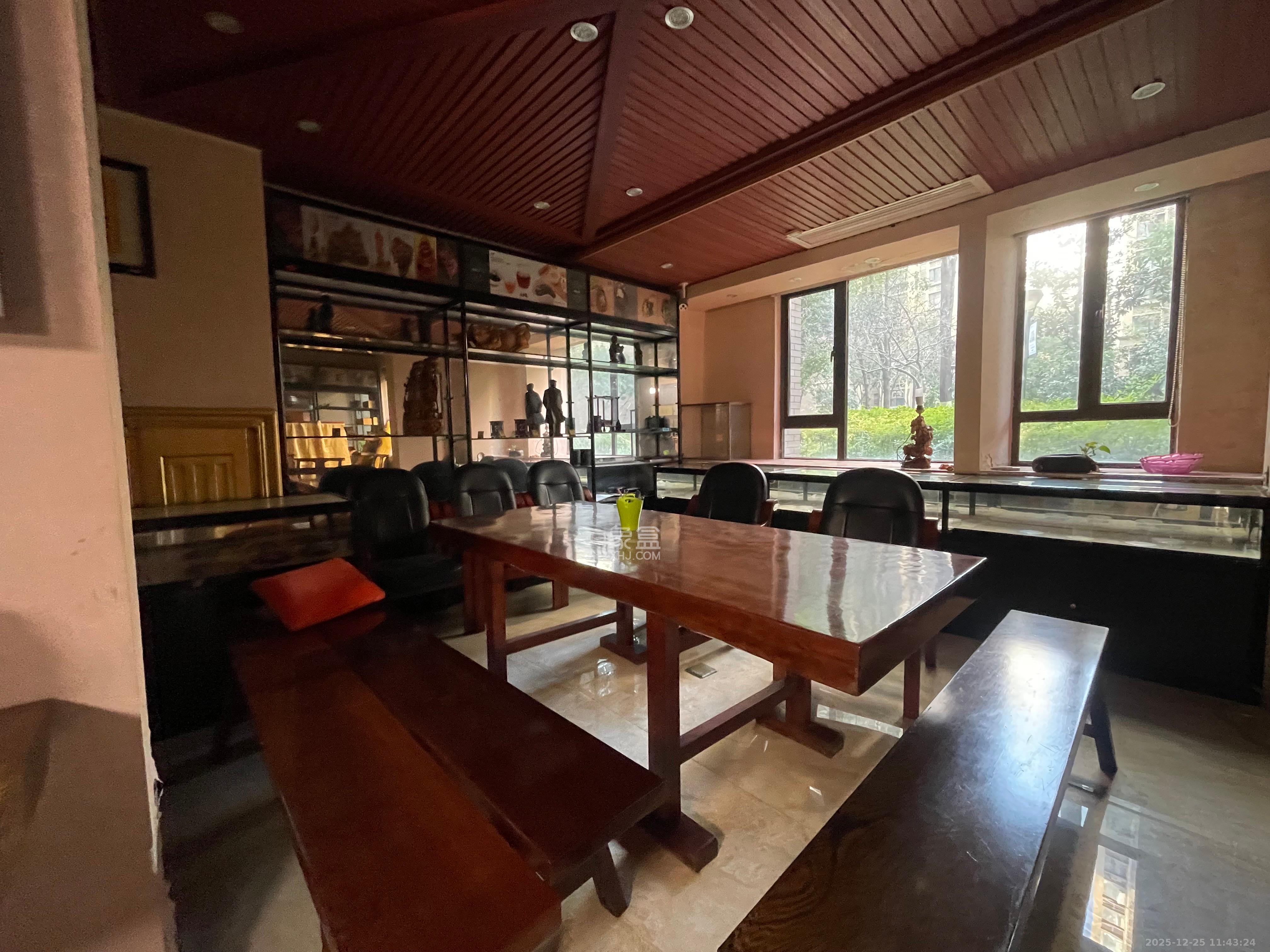 华润凤凰城三期   285.0㎡      12000.0元/月室内图