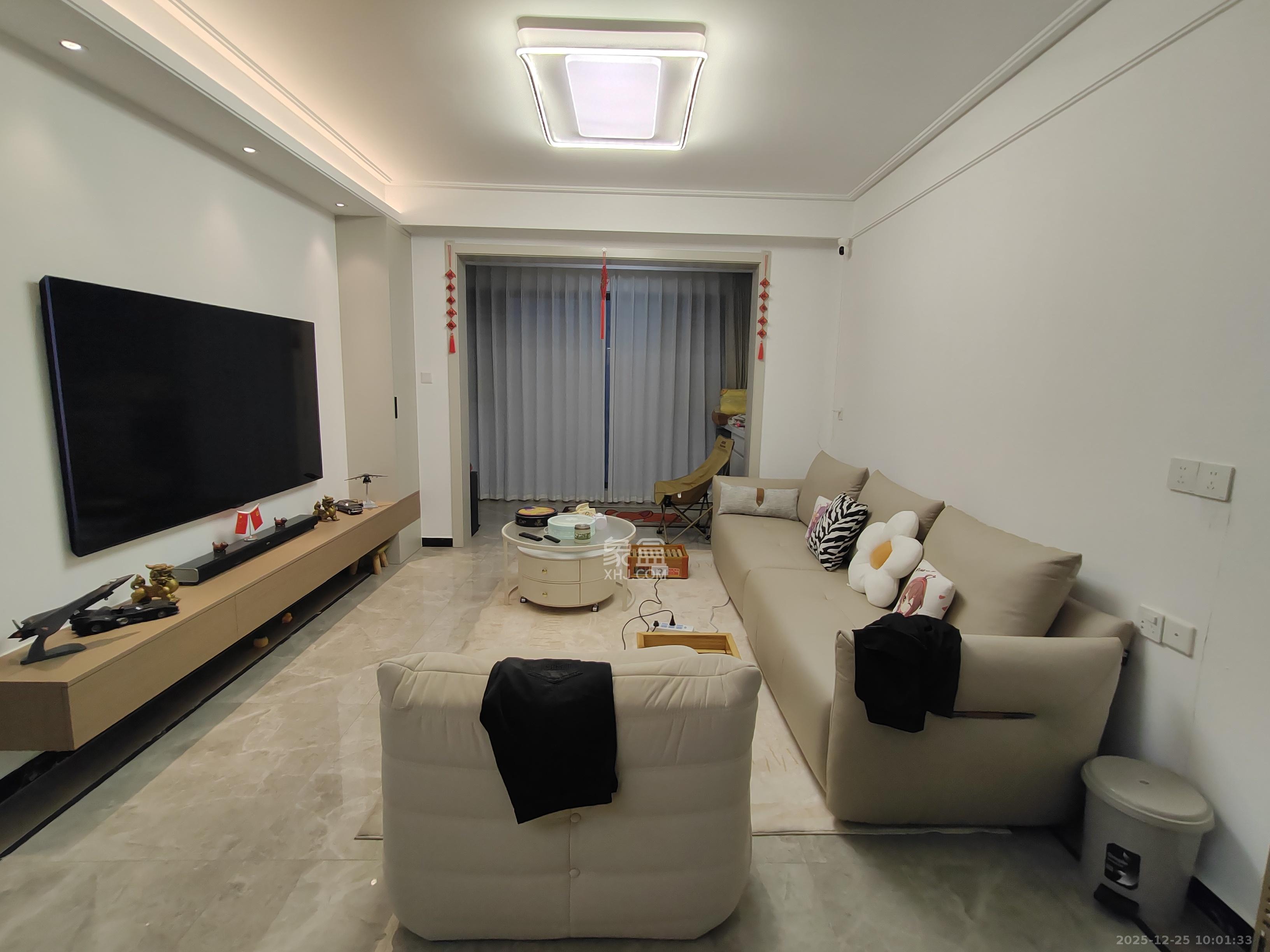 保利恒伟时光印象  4室2厅2卫    4000.0元/月