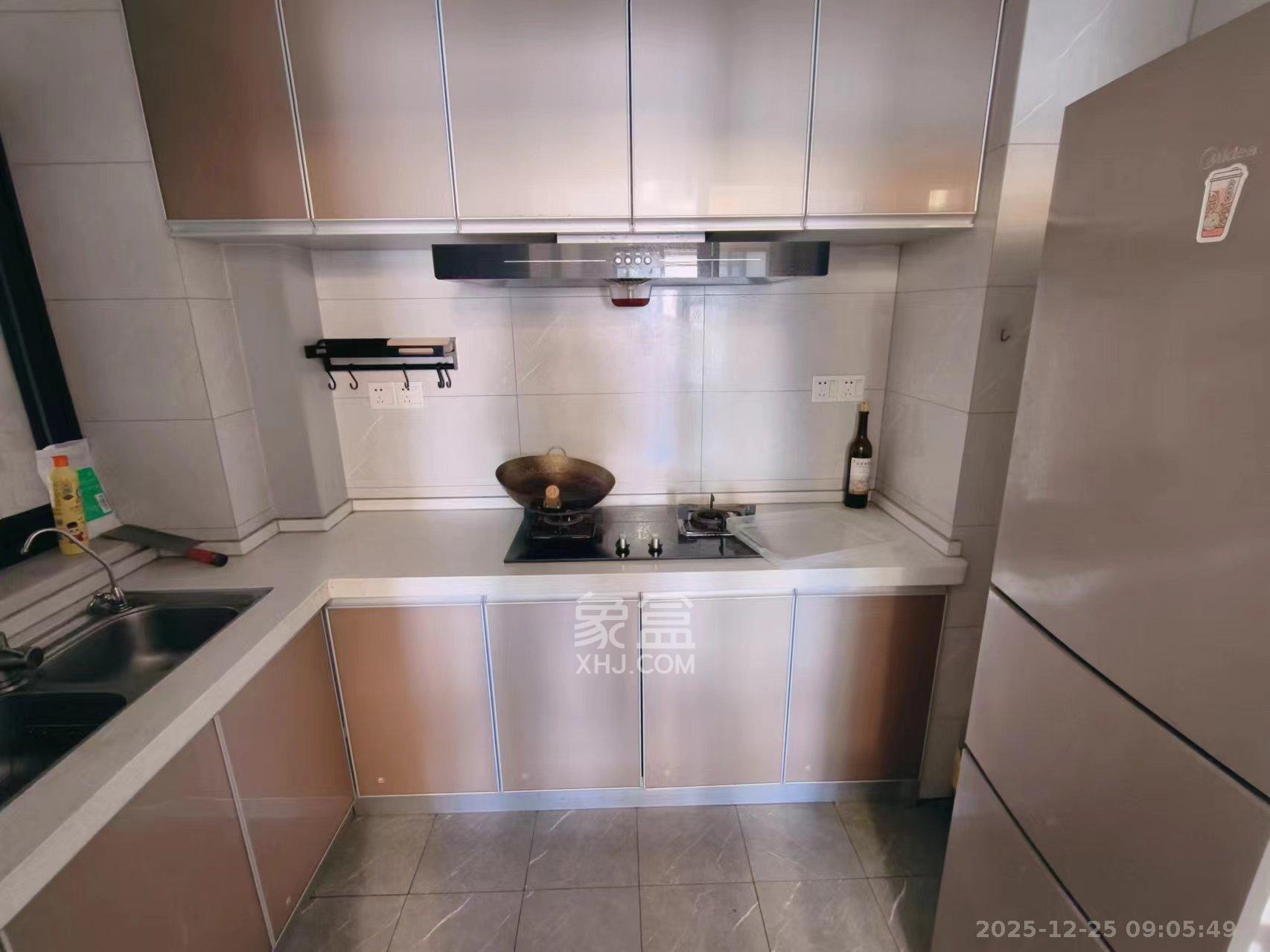 未来漫城  3室1厅1卫    2400.0元/月