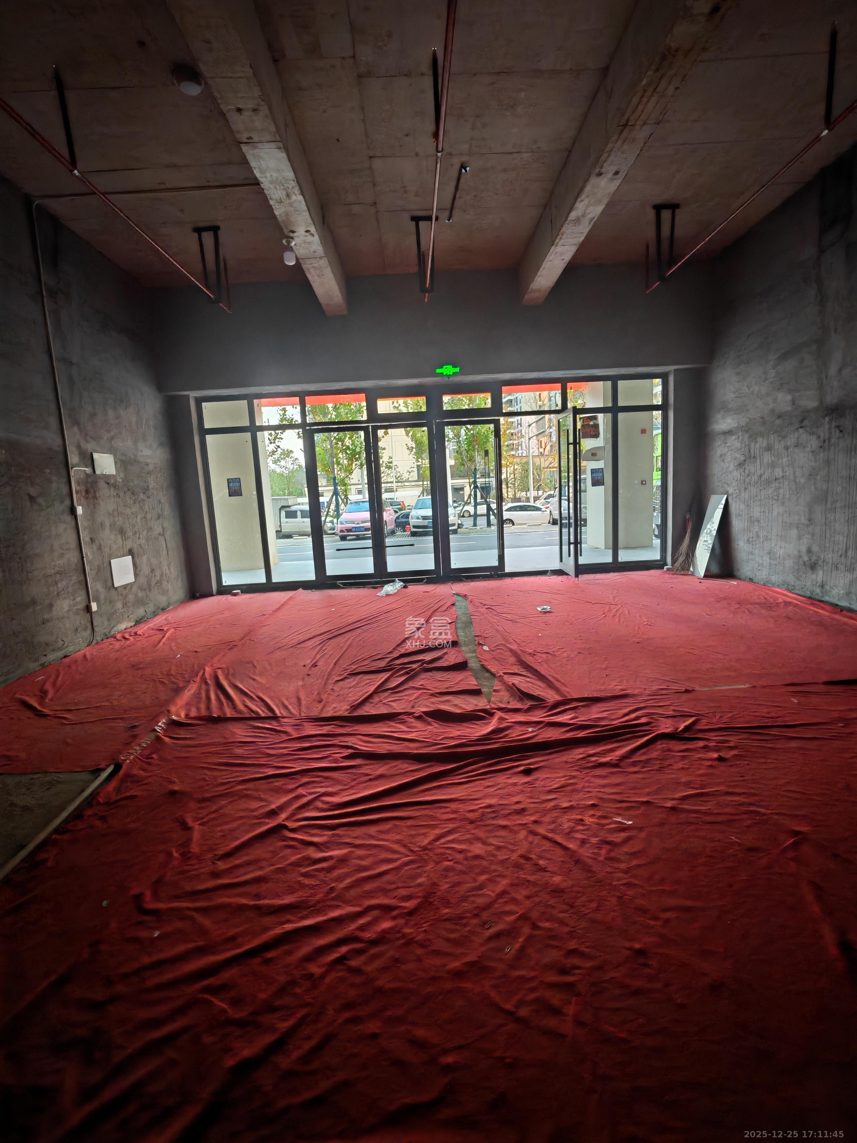 山月嘉园   94.0㎡      15500.0元/月室内图