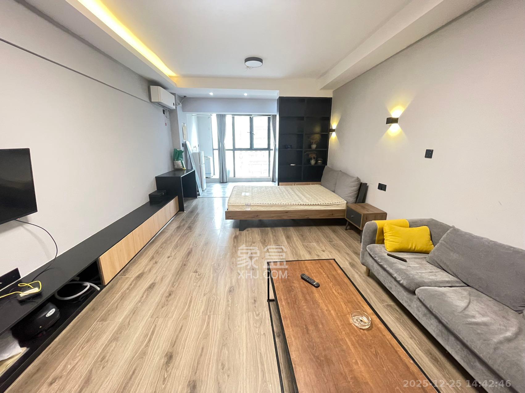 望兴景园二期（望兴西西里）  1室1厅1卫    1800.0元/月