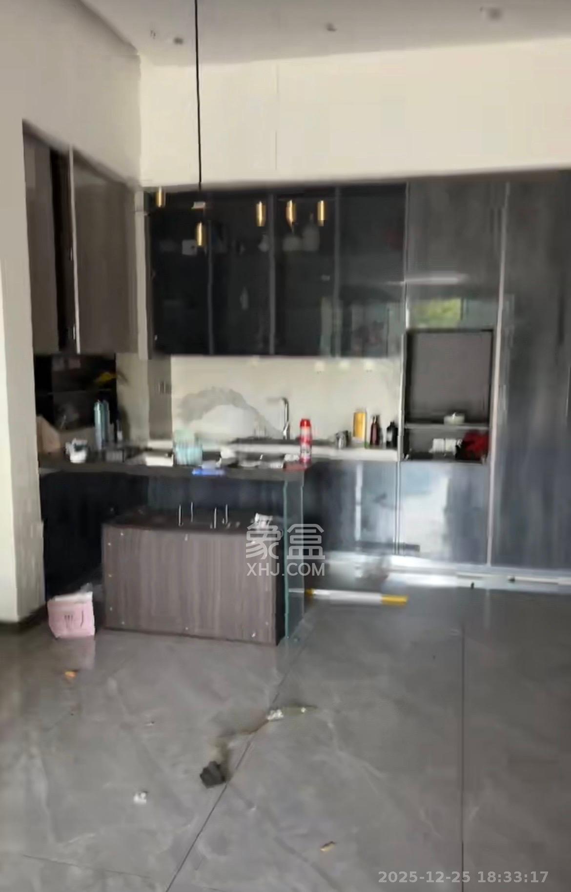 卓越浅水湾   77.0㎡      5000.0元/月室内图