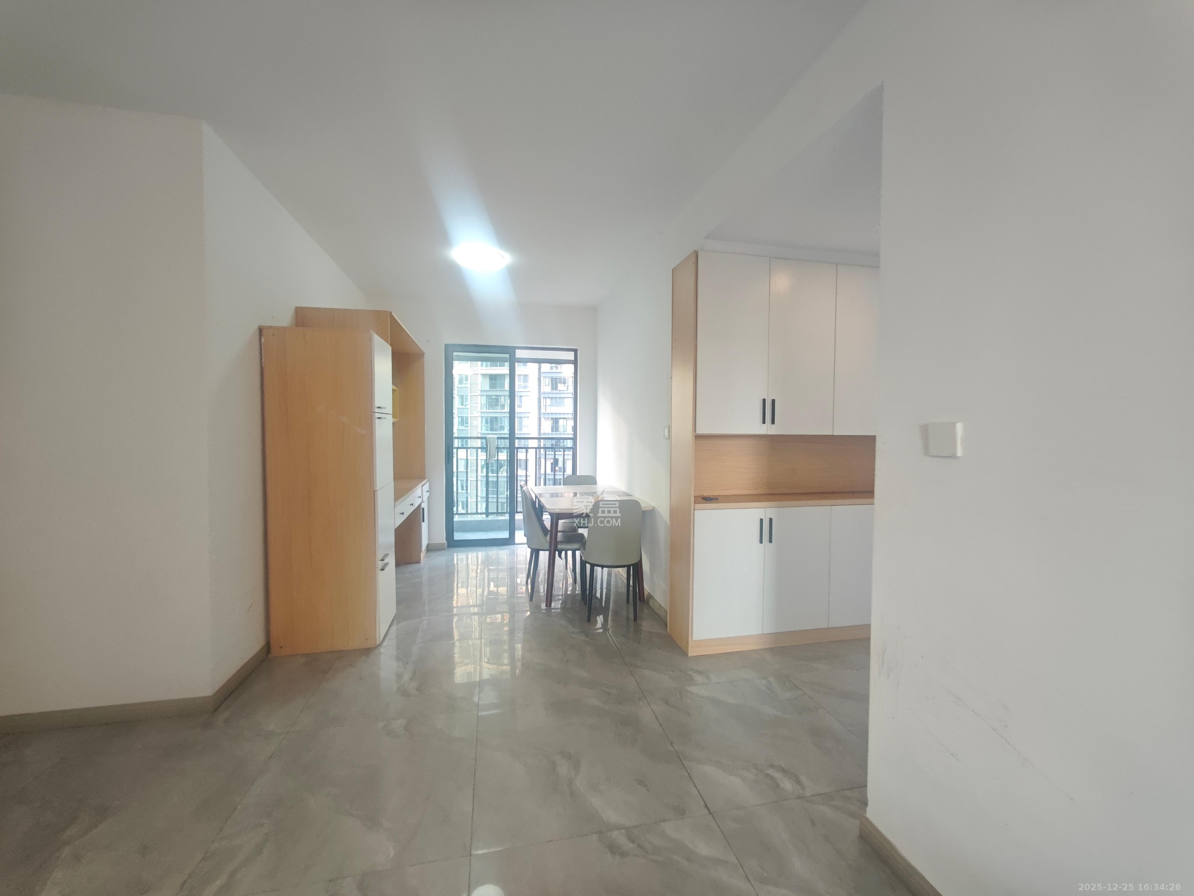 中建悦和城  3室2厅2卫    2250.0元/月