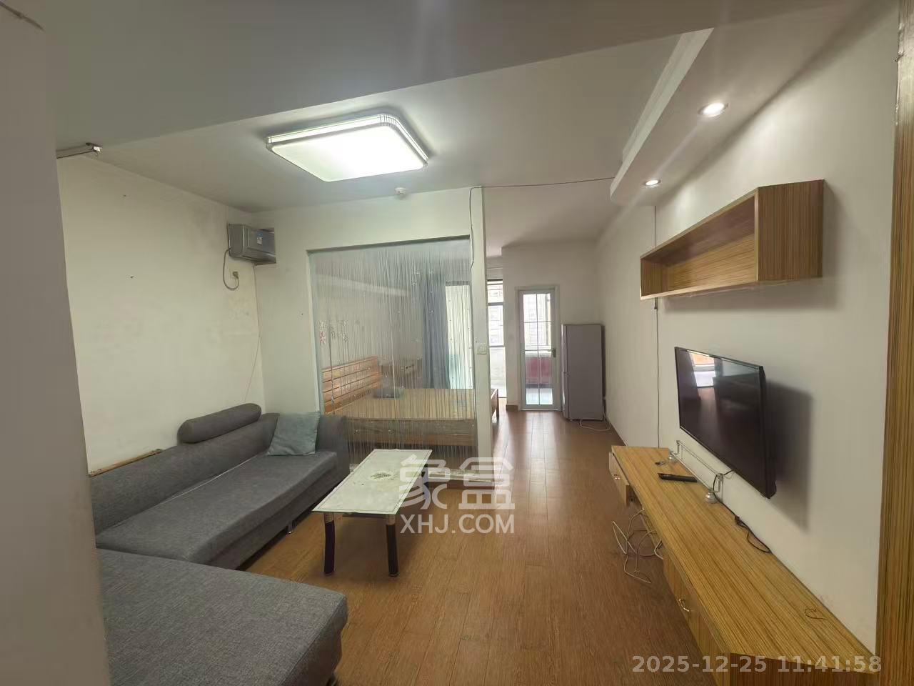 锦湘国际星城三期（锦绣苑）  1室1厅1卫    1399.0元/月