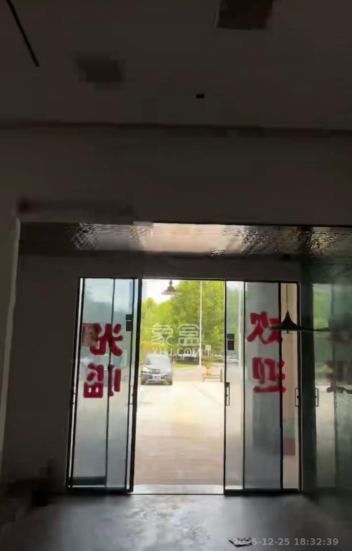 卓越浅水湾   72.0㎡      4500.0元/月