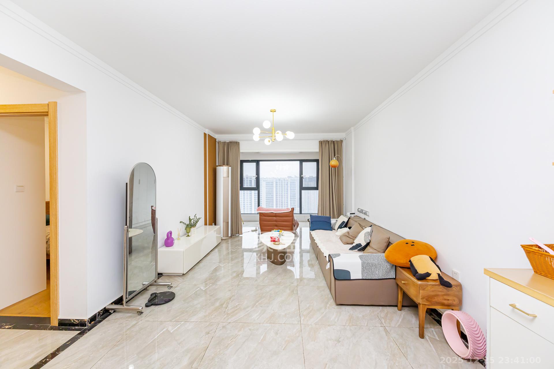 万润滨江天著  3室2厅2卫    102.0万