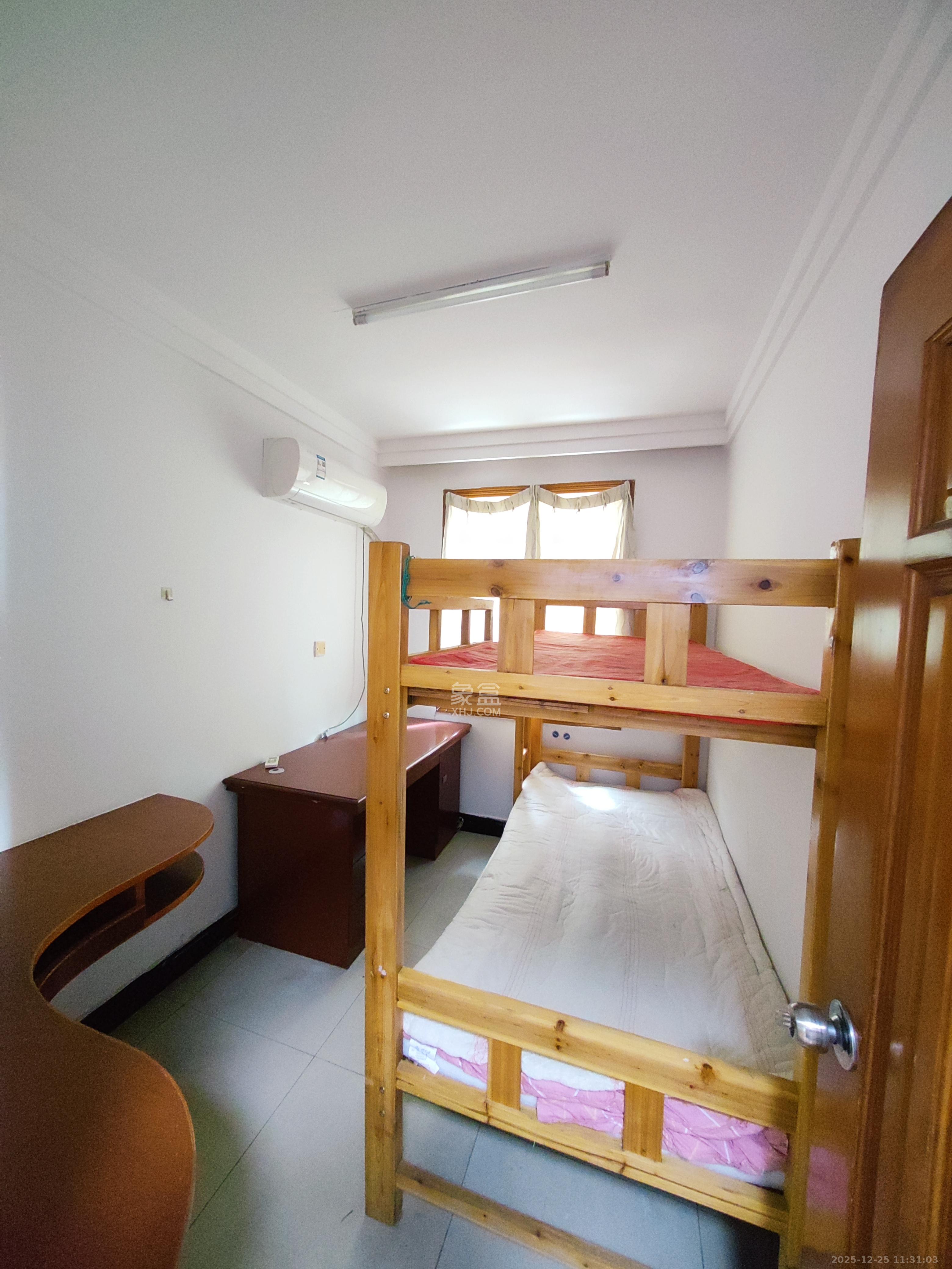 海东青大厦  4室2厅2卫    3200.0元/月室内图