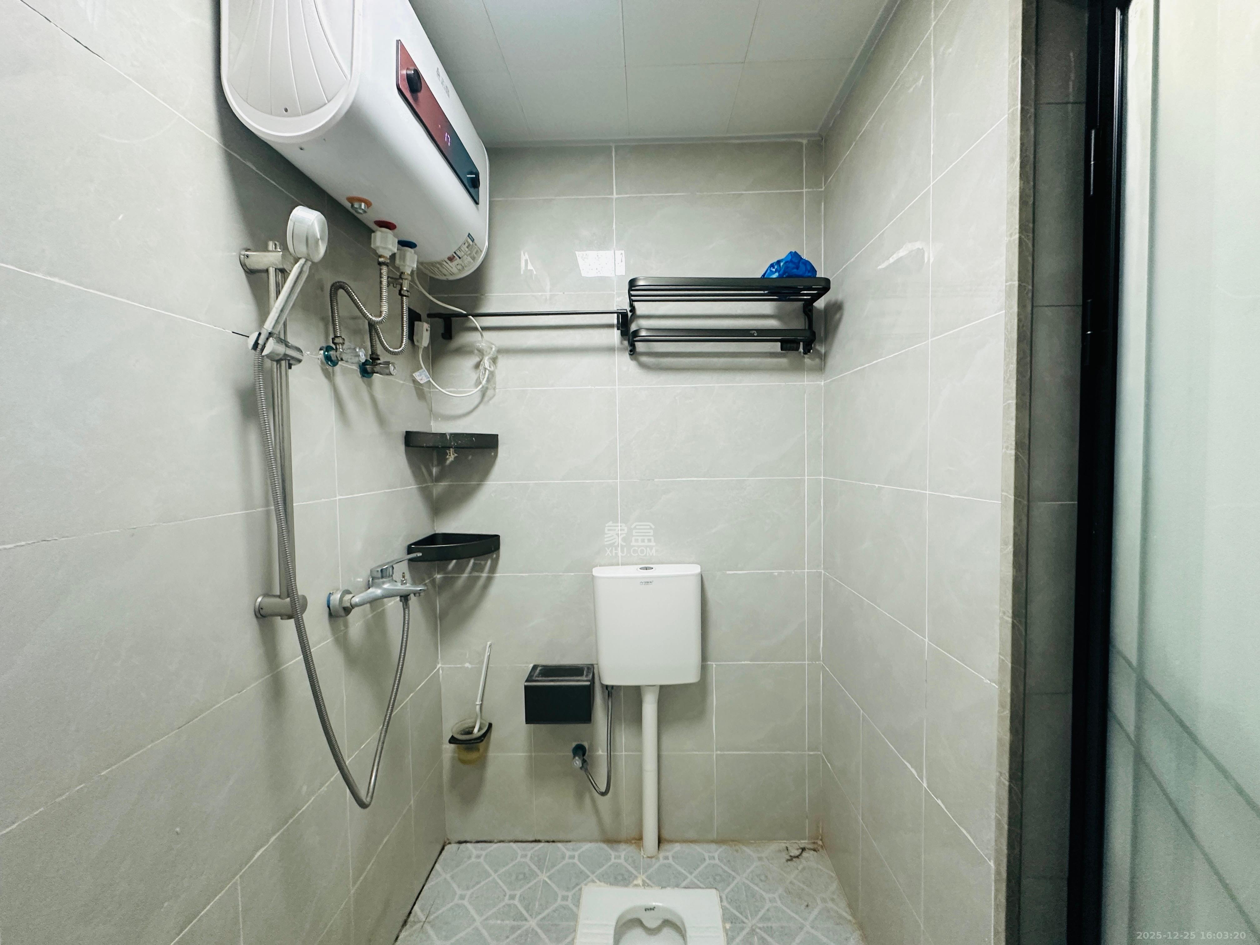 新力铂园（江山云著）  1室1厅1卫    1300.0元/月室内图