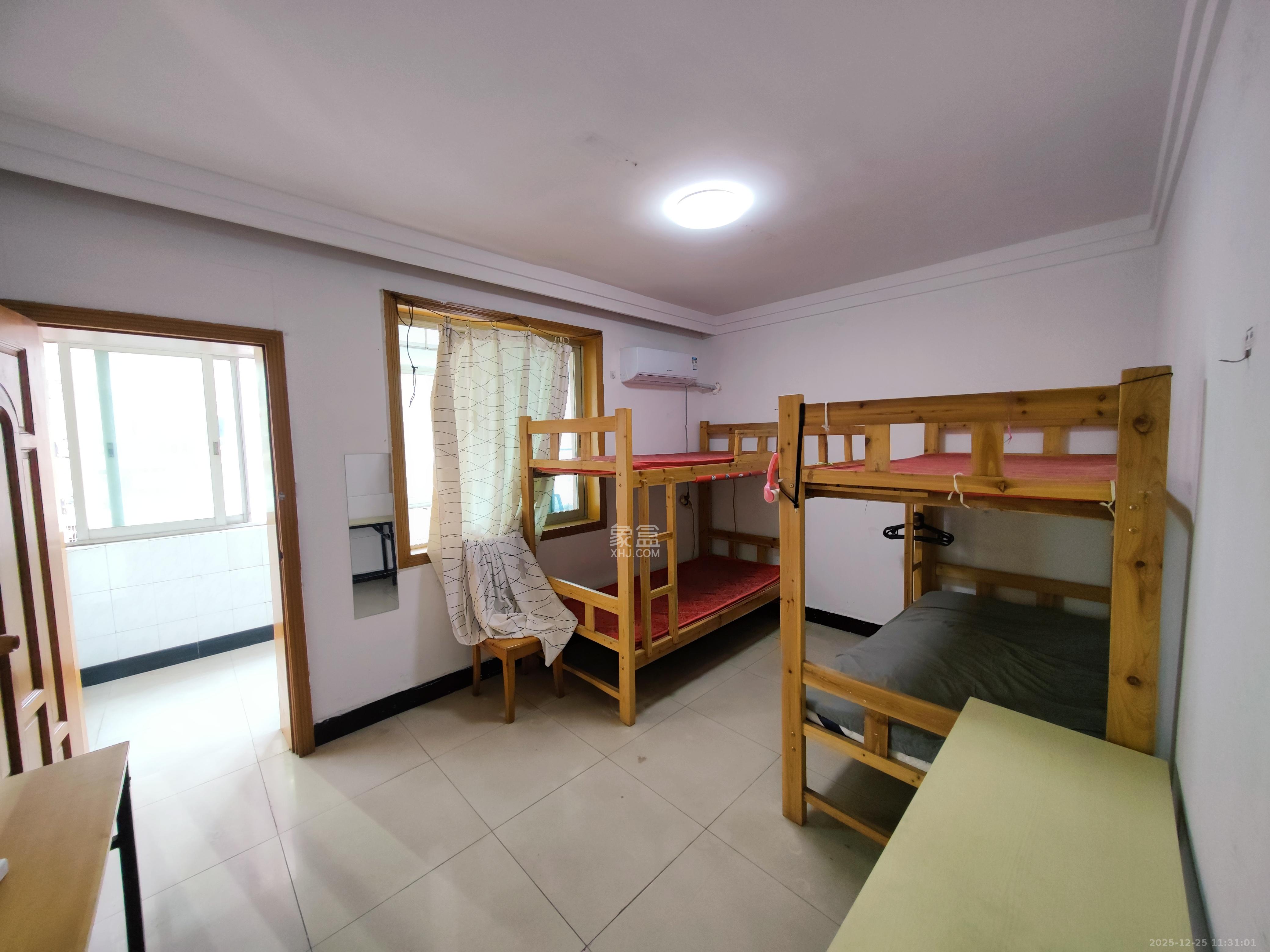 海东青大厦  4室2厅2卫    3200.0元/月室内图