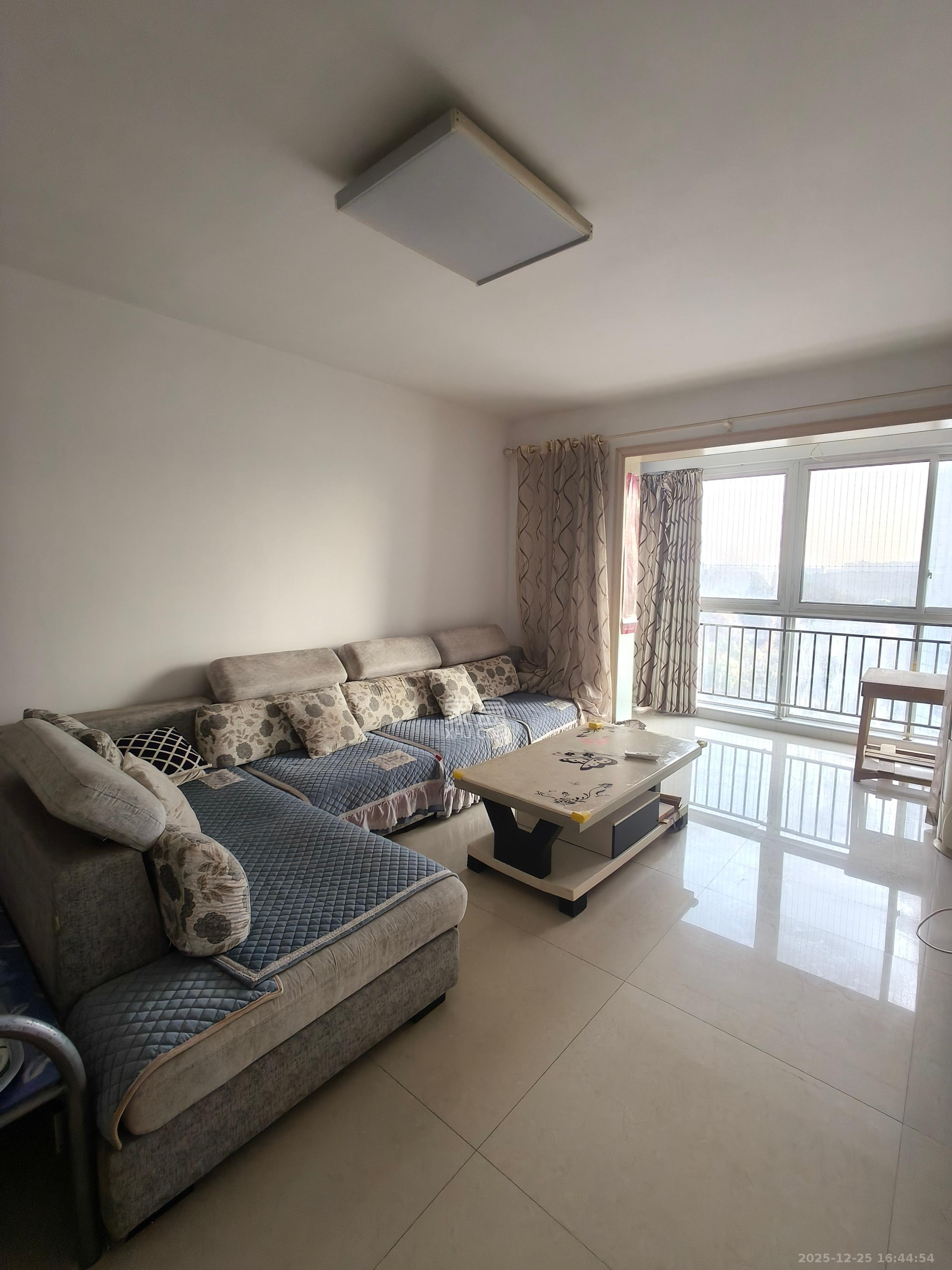 水映青山  2室1厅1卫    2100.0元/月