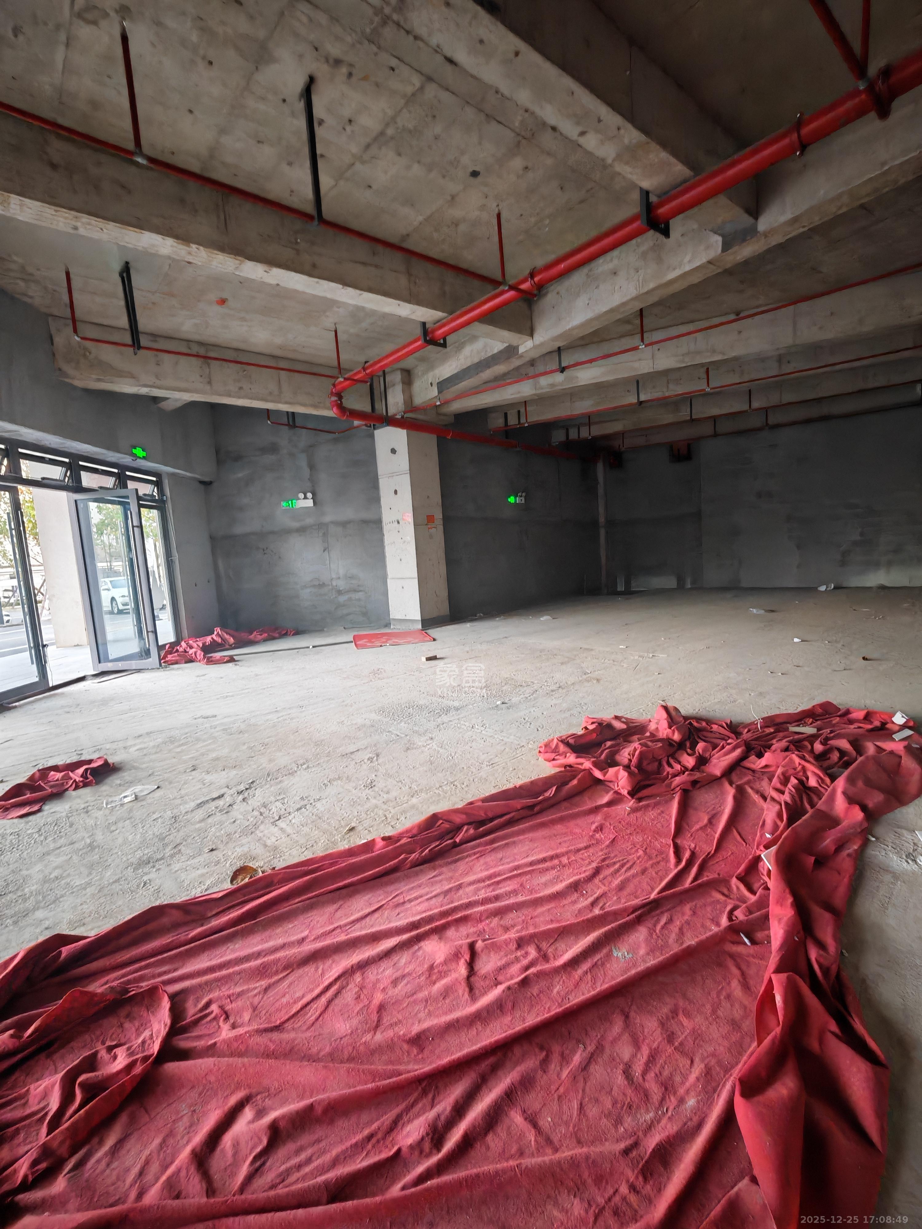 山月嘉园   221.0㎡      36000.0元/月室内图