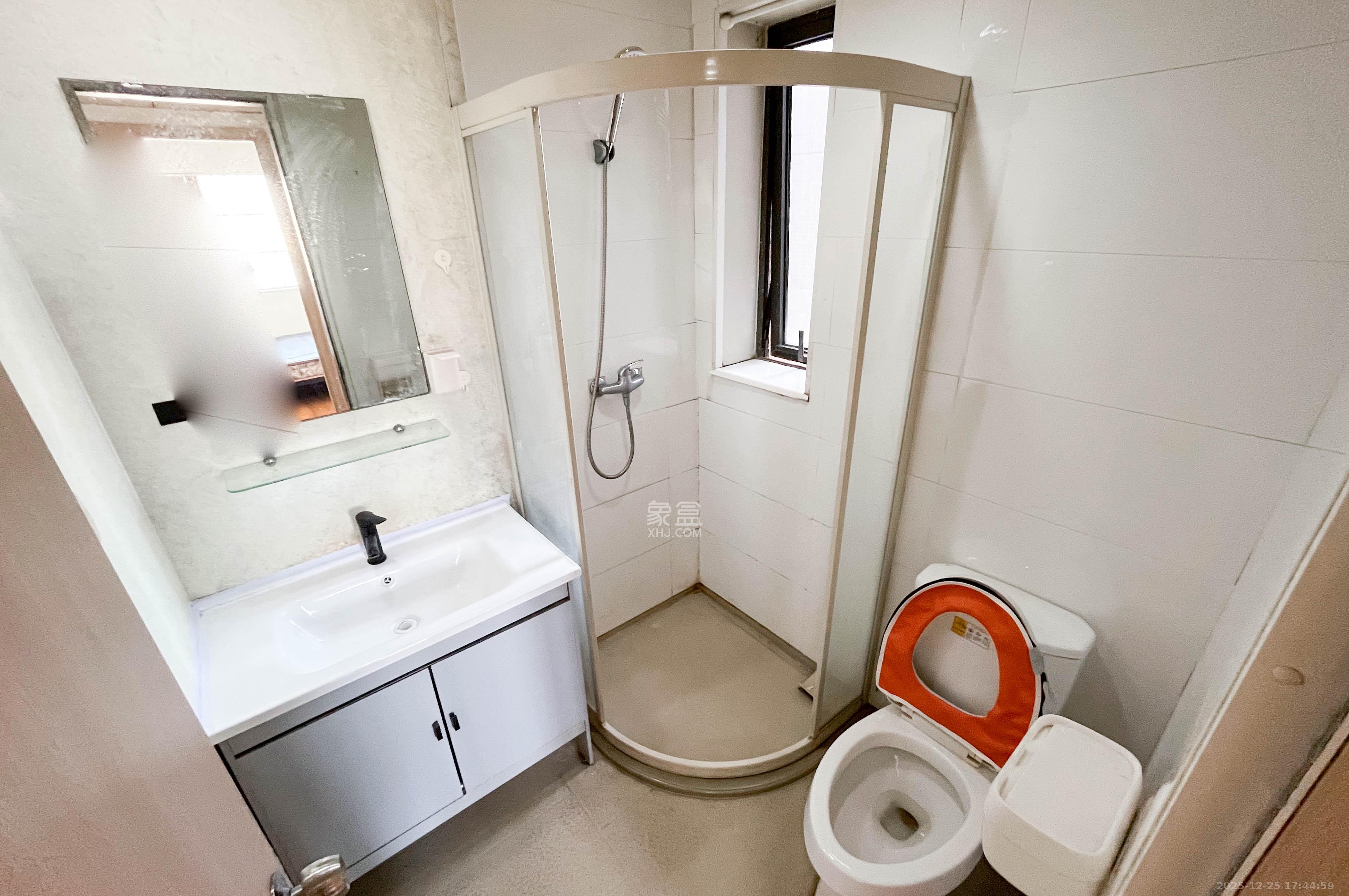 远大麓园  2室2厅1卫    59.0万卫生间