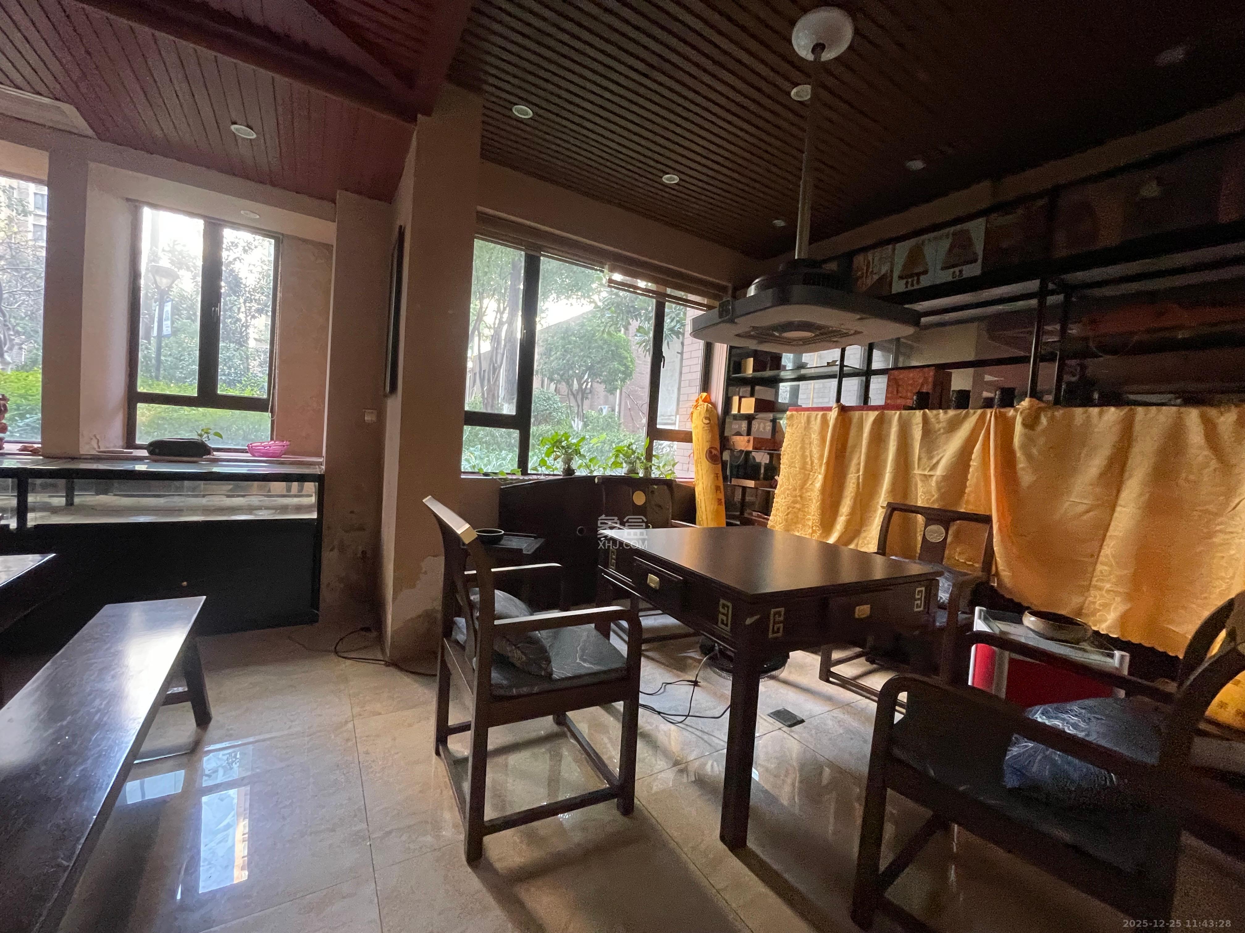 华润凤凰城三期   285.0㎡      12000.0元/月室内图