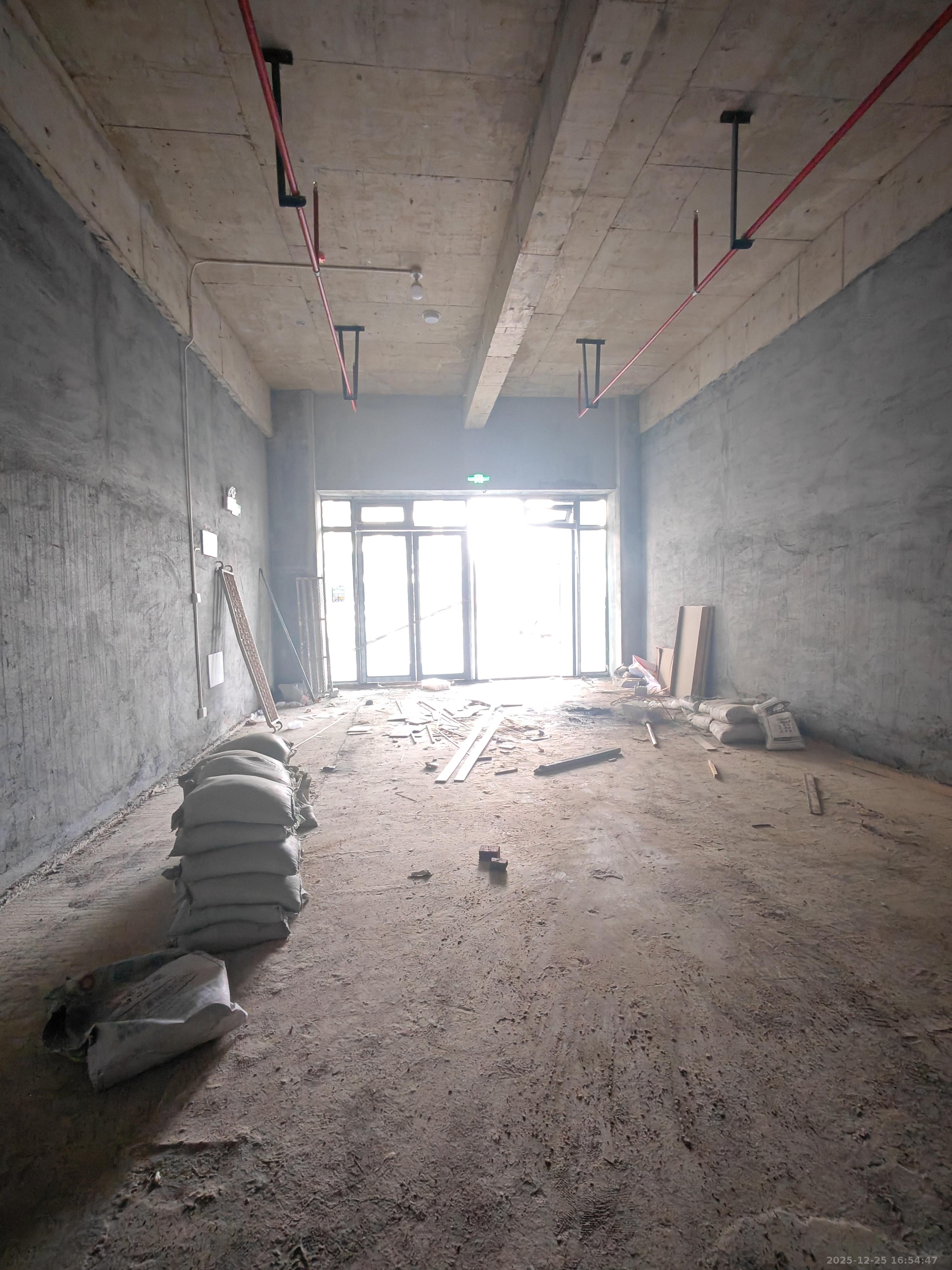 山月嘉园   76.0㎡      12500.0元/月室内图