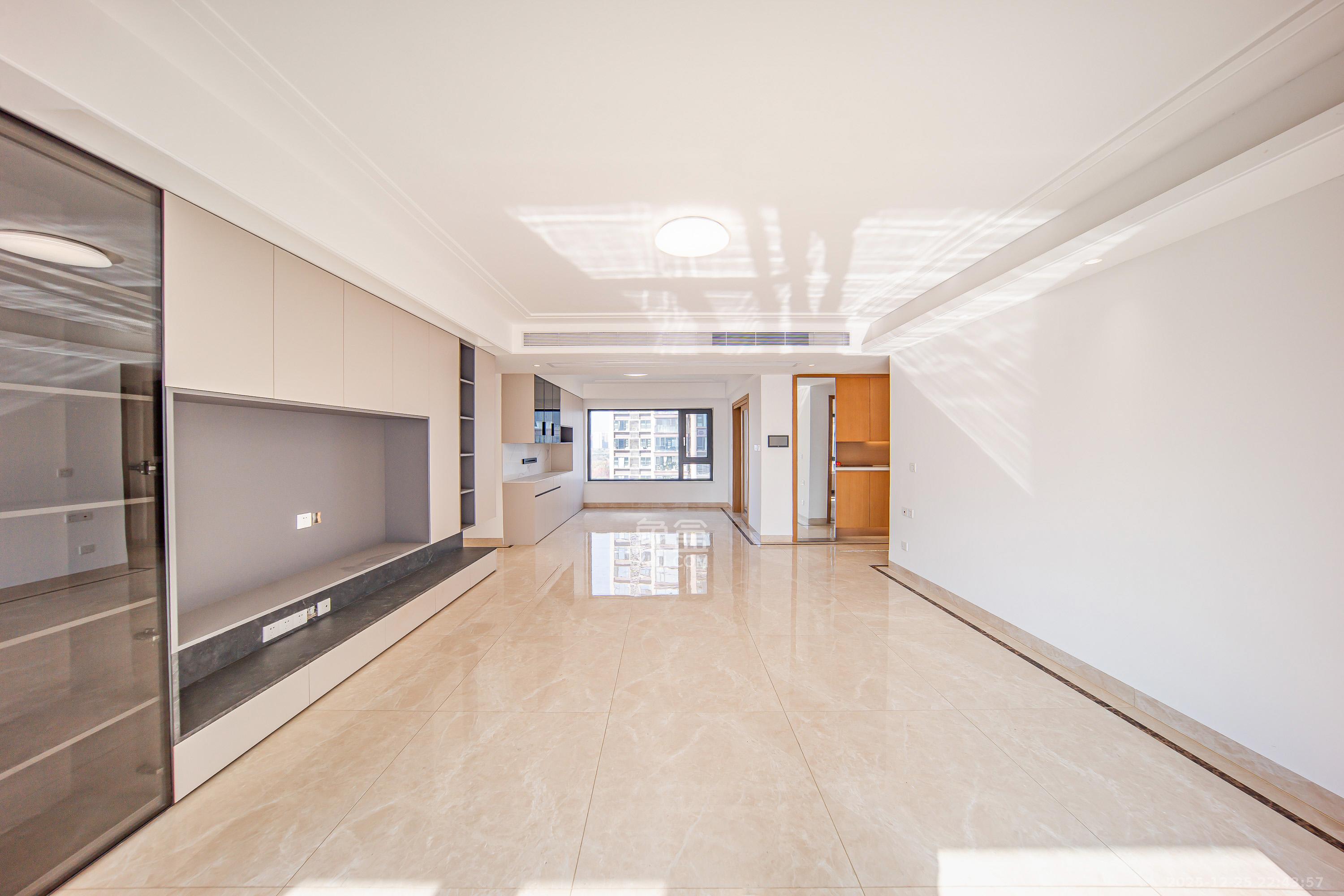 深业鹭栖府  4室2厅2卫    195.0万