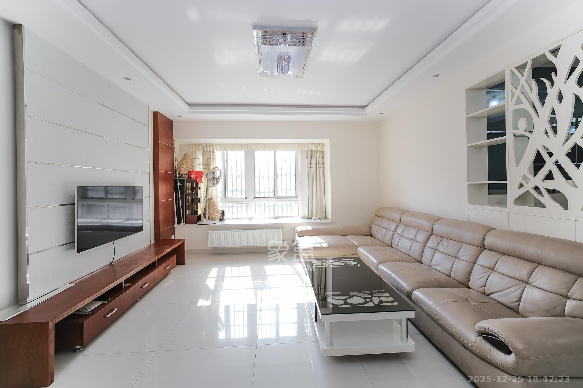 山水湾H区  4室2厅2卫    73.8万