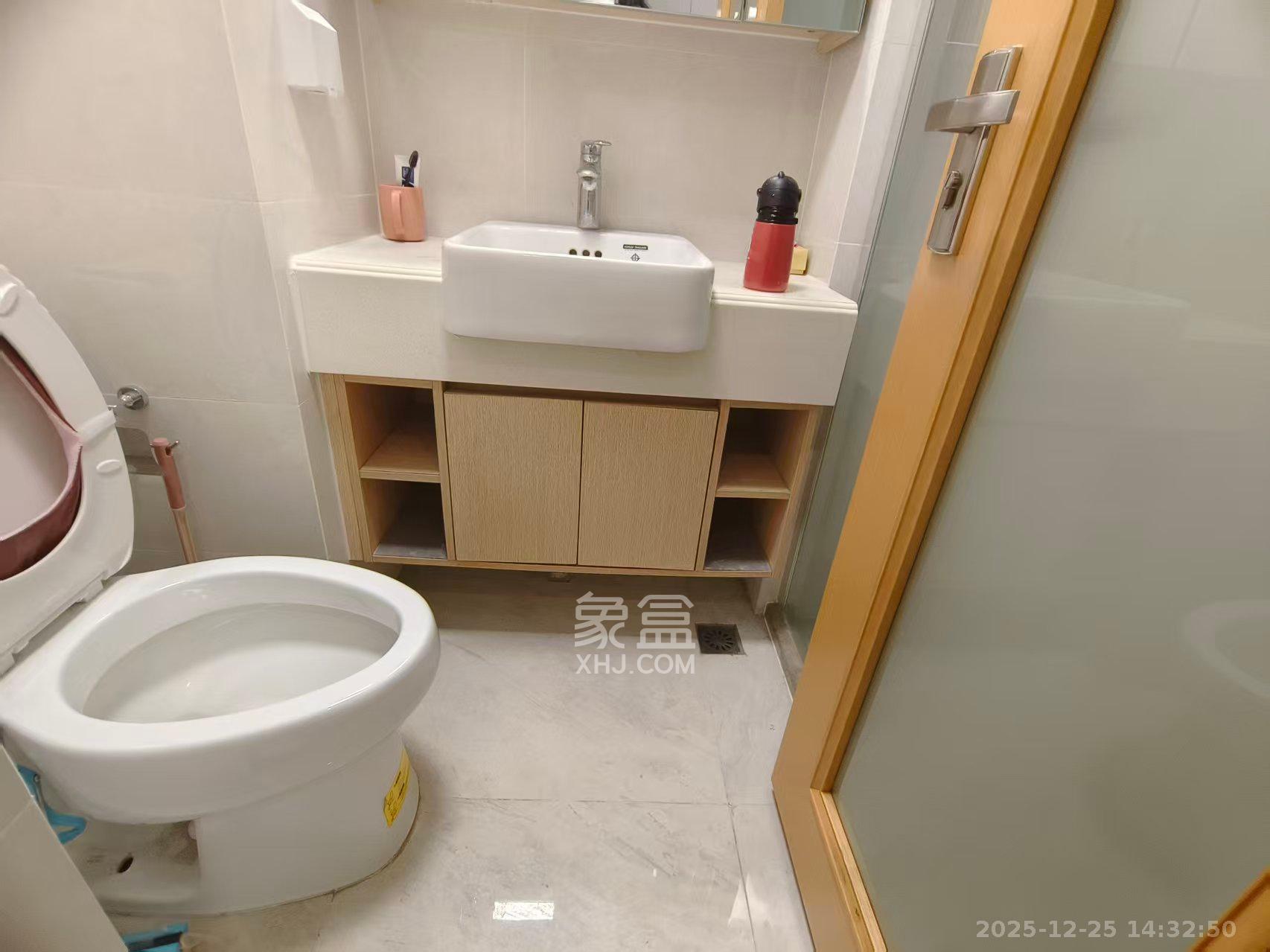 中海国际二期  1室1厅1卫    1200.0元/月