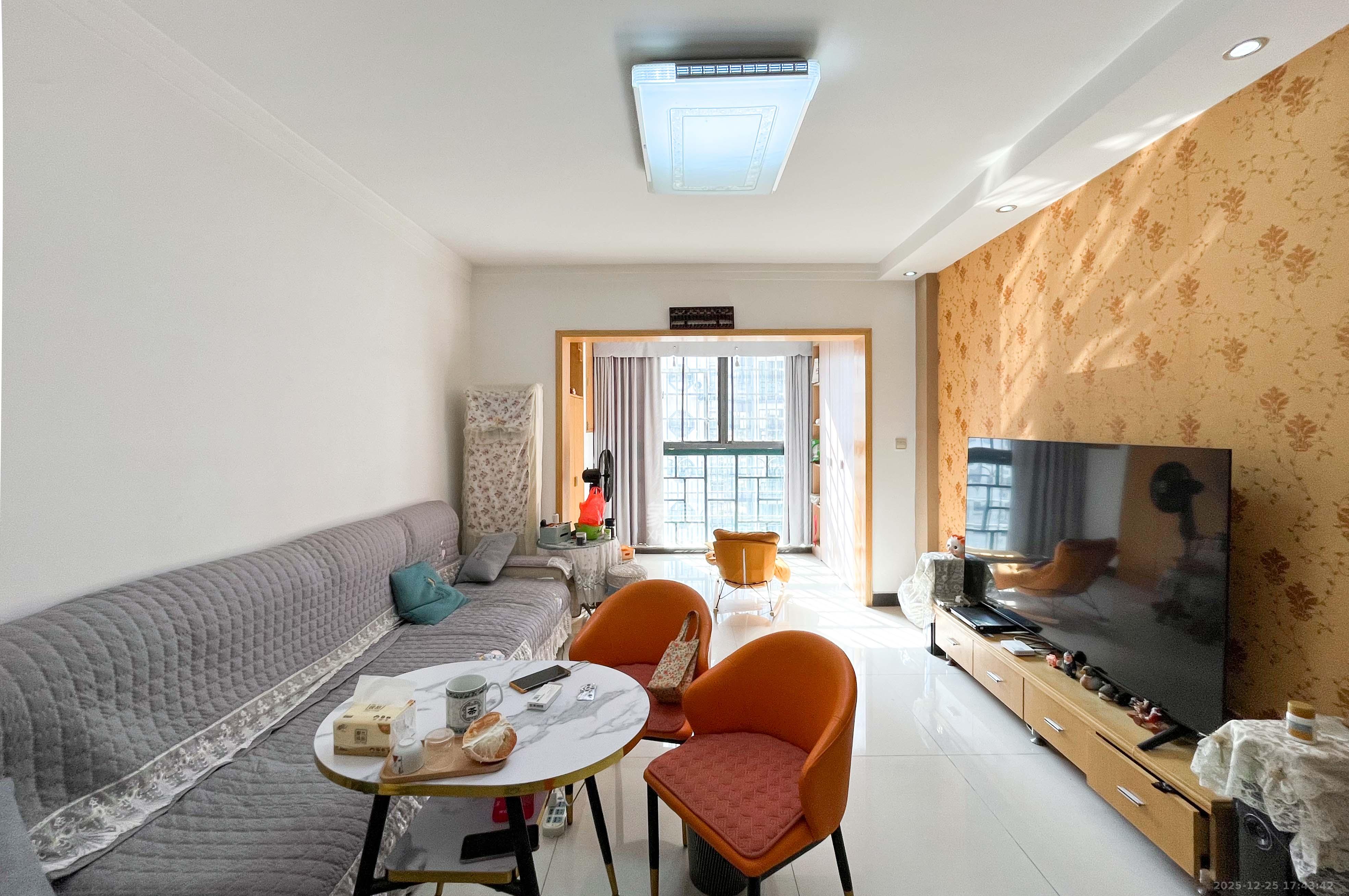 西子湖畔沃府  3室2厅1卫    85.0万