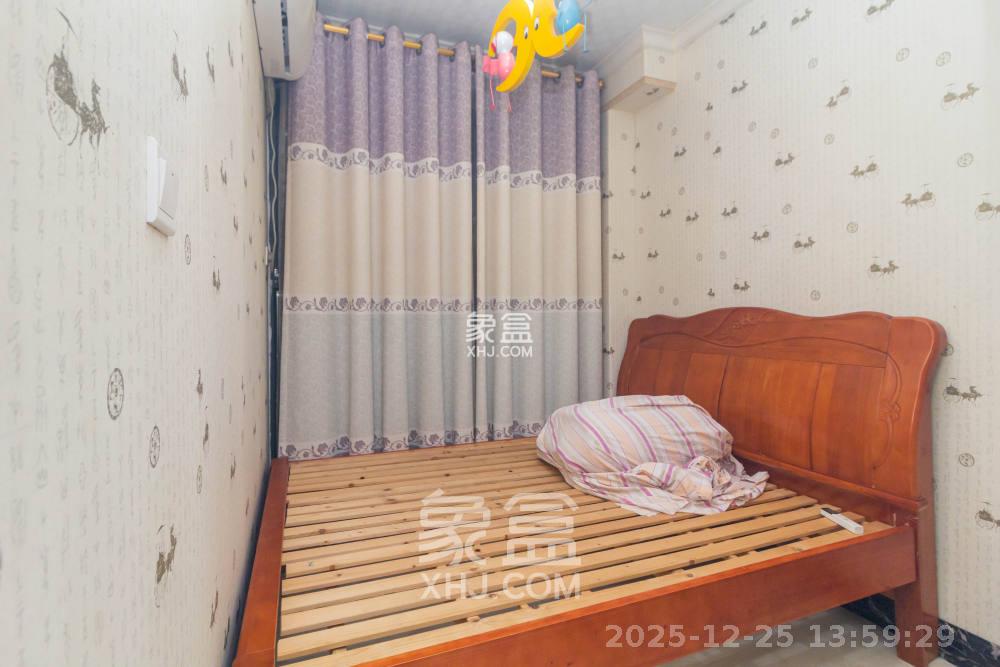 辉宏橄榄城  3室1厅1卫    1800.0元/月