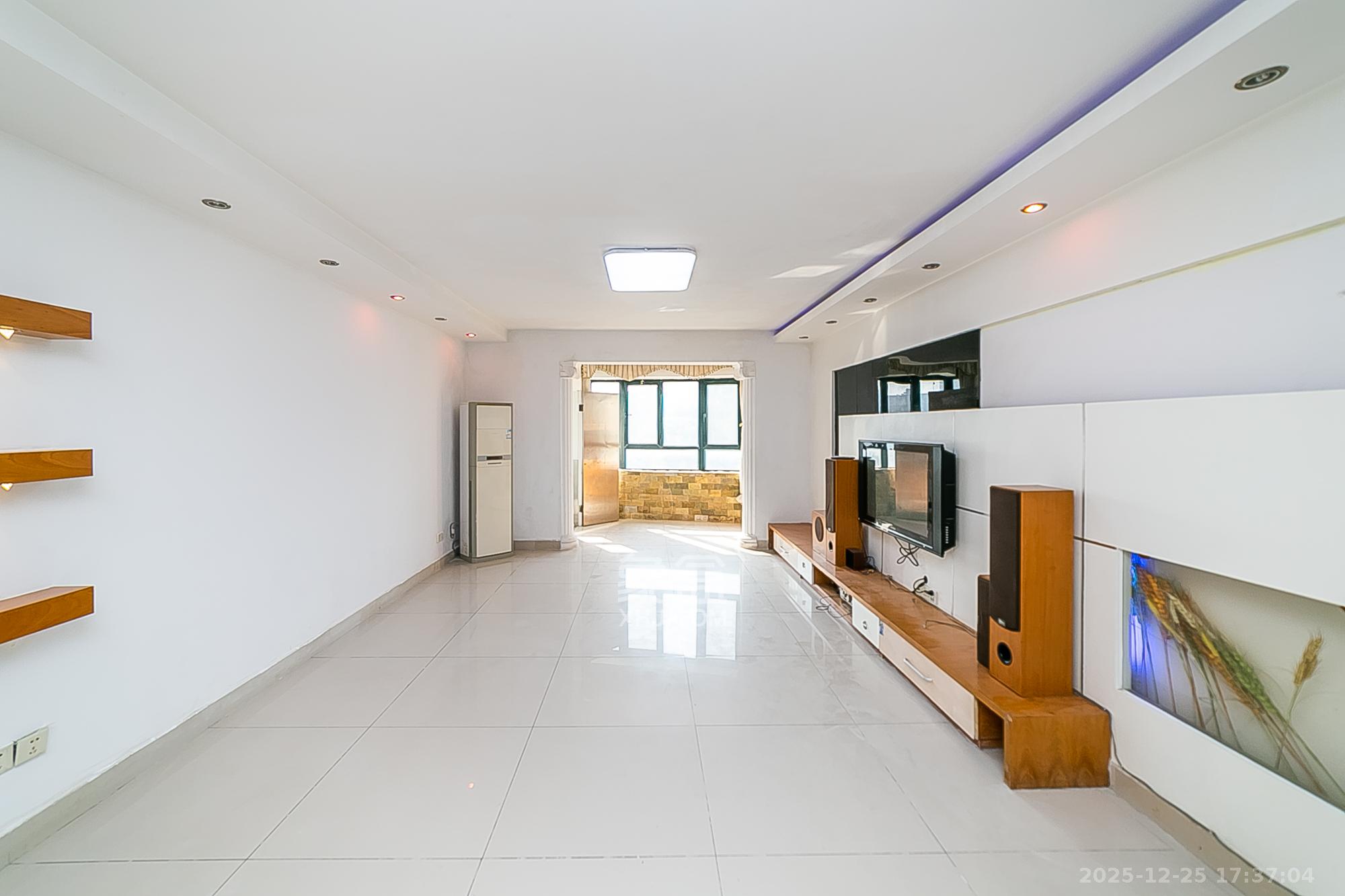 南国新城  3室2厅2卫    99.8万