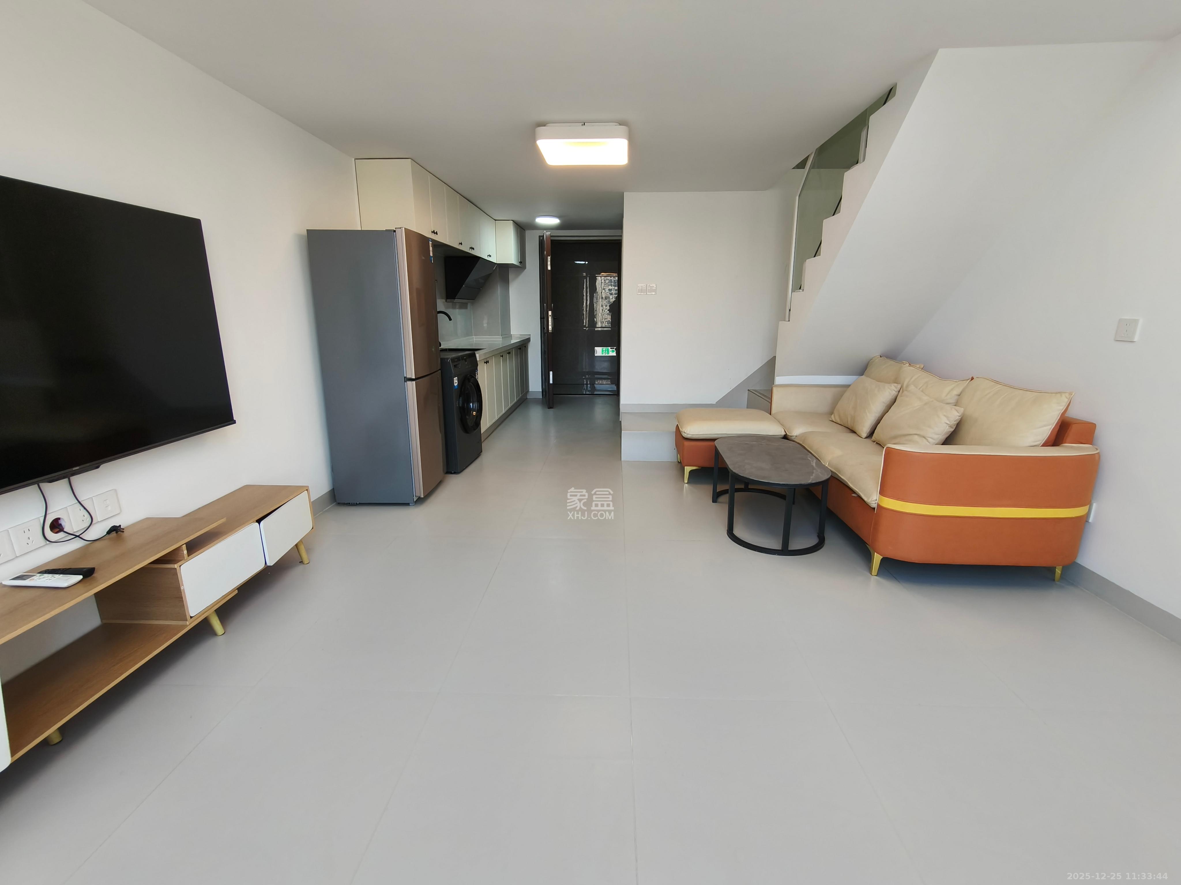 南益名士豪庭  1室1厅0卫    1900.0元/月