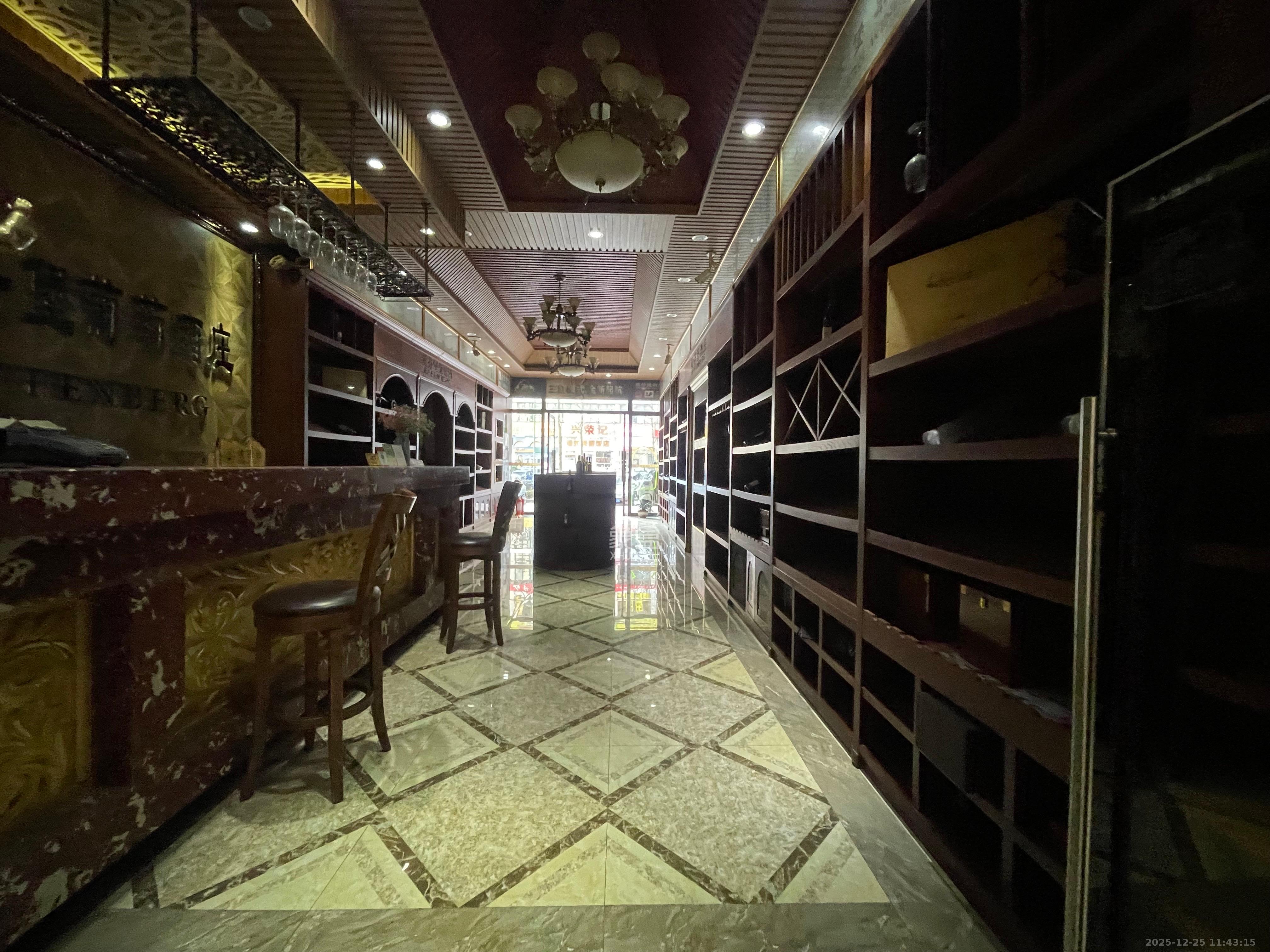 华润凤凰城三期   285.0㎡      12000.0元/月室内图