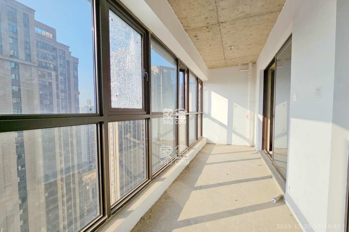 明昇壹城(明昇时代广场)二期 3室1厅1卫 141.0万 明昇壹城(明昇时代广场)二期 3室1厅1卫 141.0万阳台