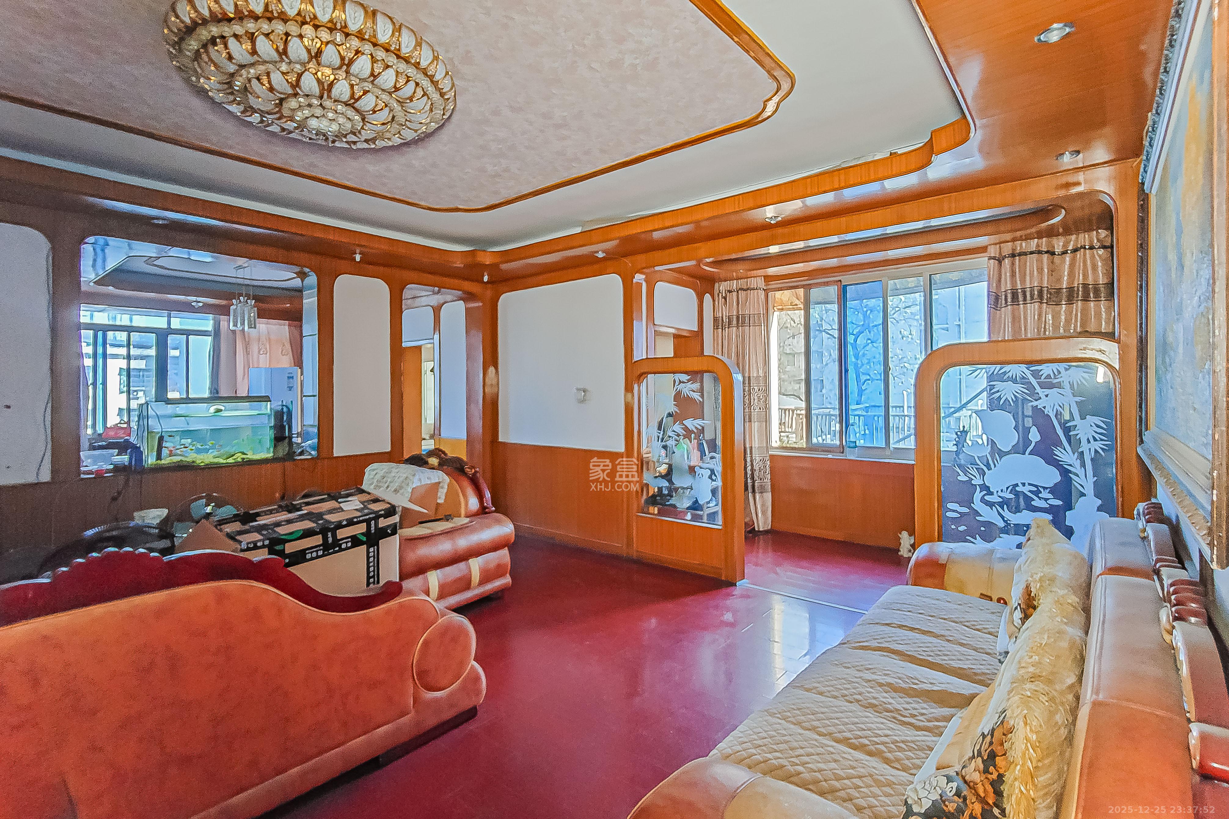 席草田散盘  4室2厅2卫    80.0万