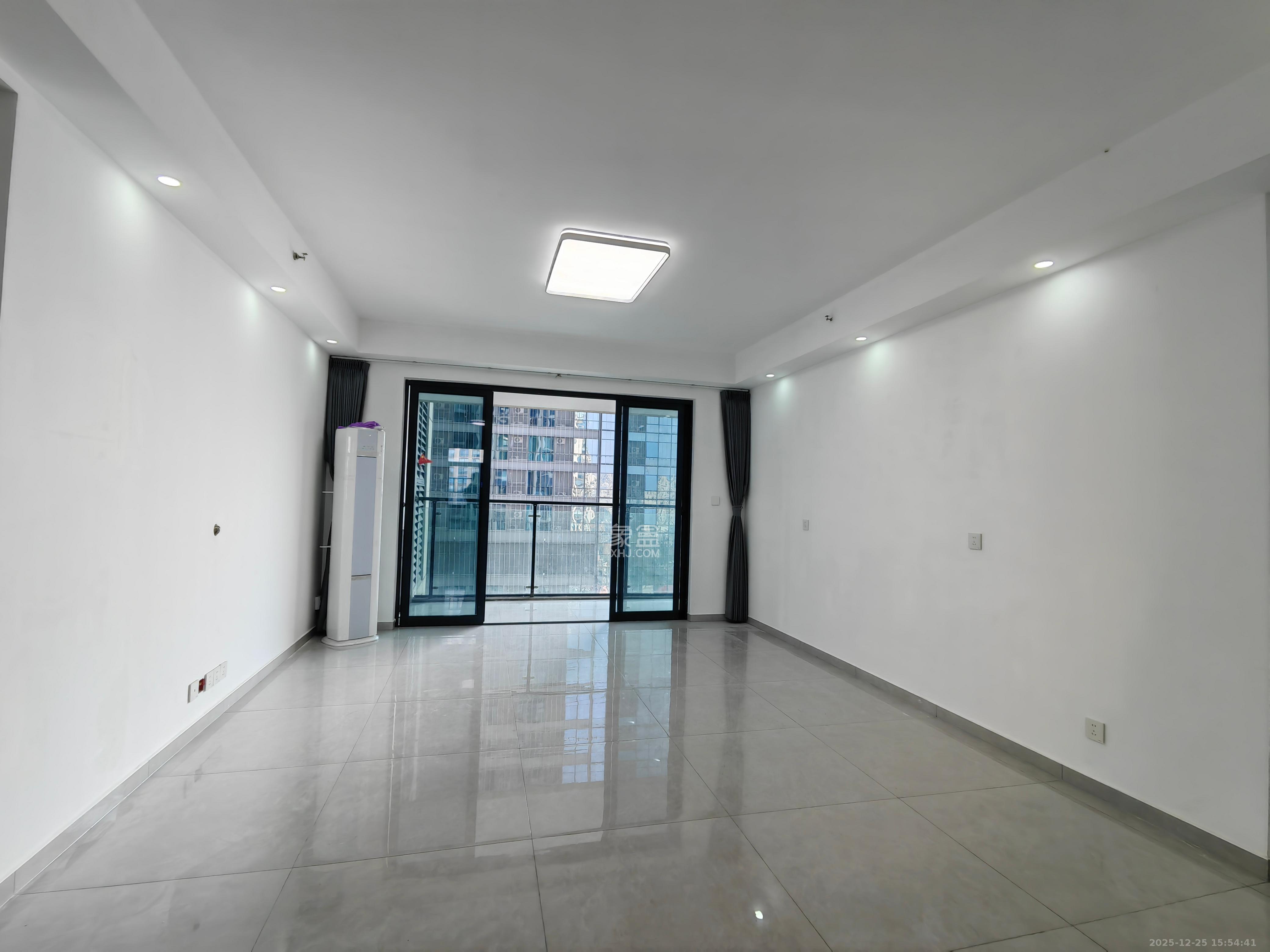 中建梅溪湖中心  4室2厅3卫    4500.0元/月