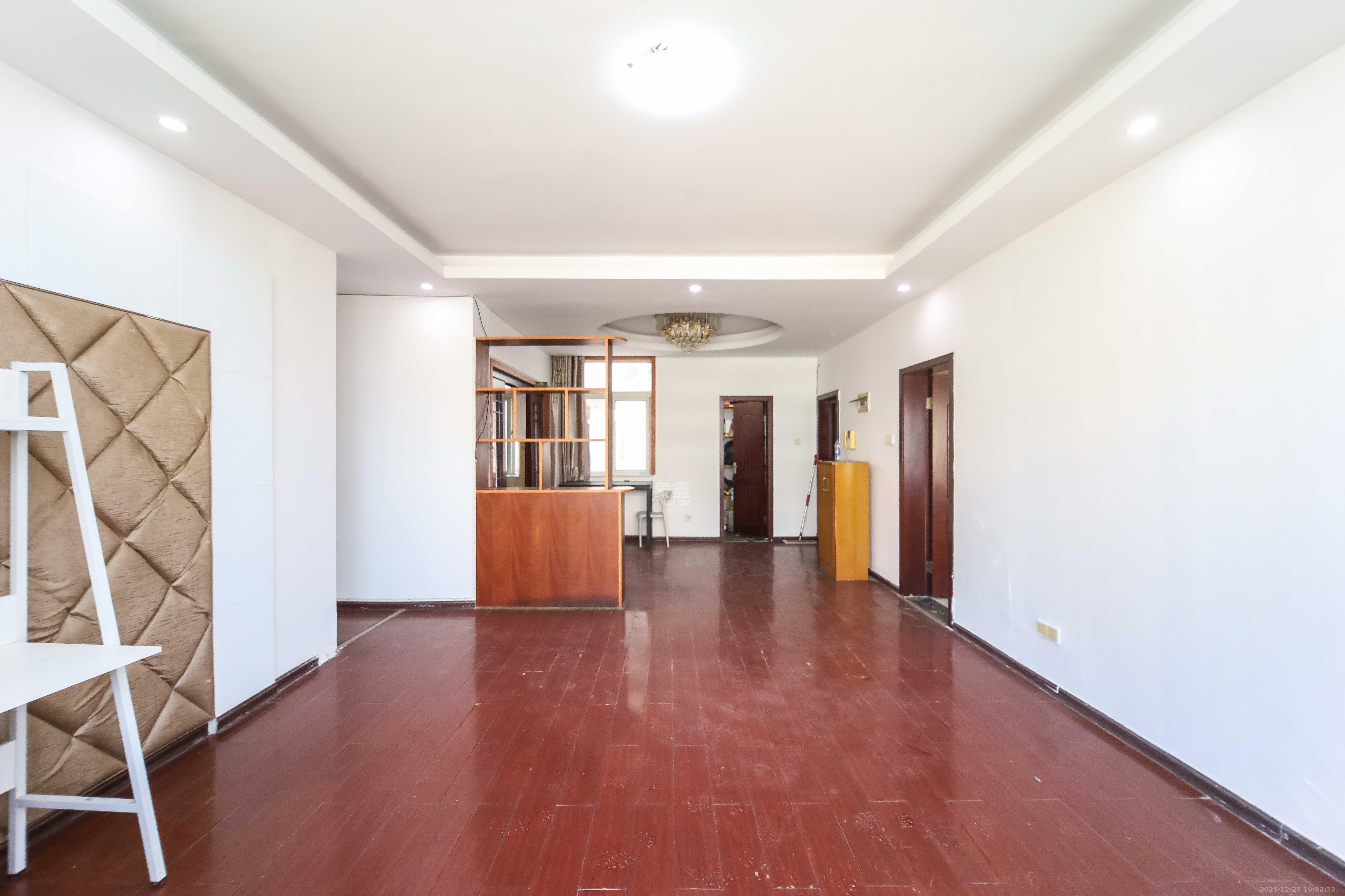 长远华樟名府  4室2厅1卫    88.0万